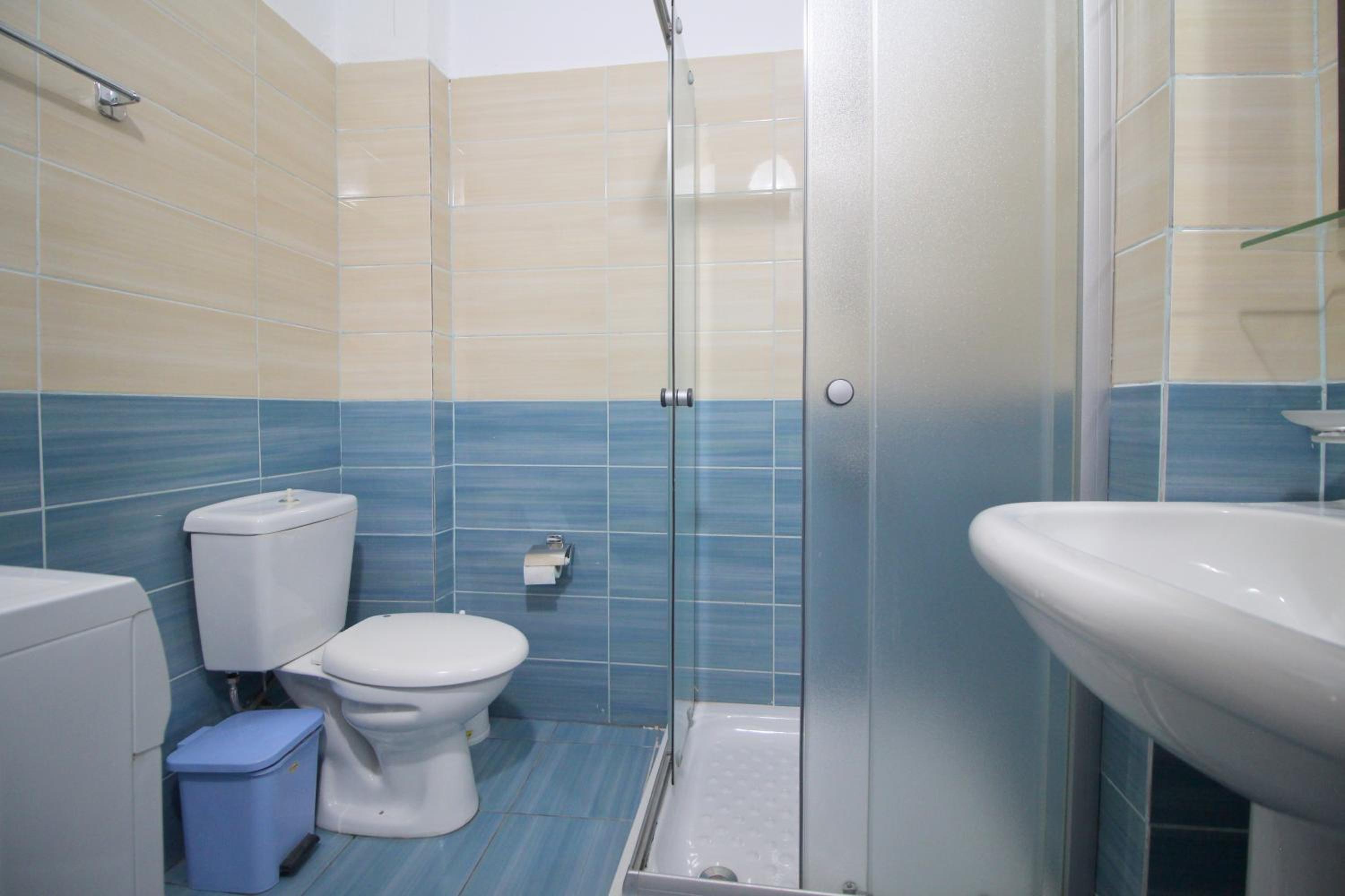 July Seaview Apartments