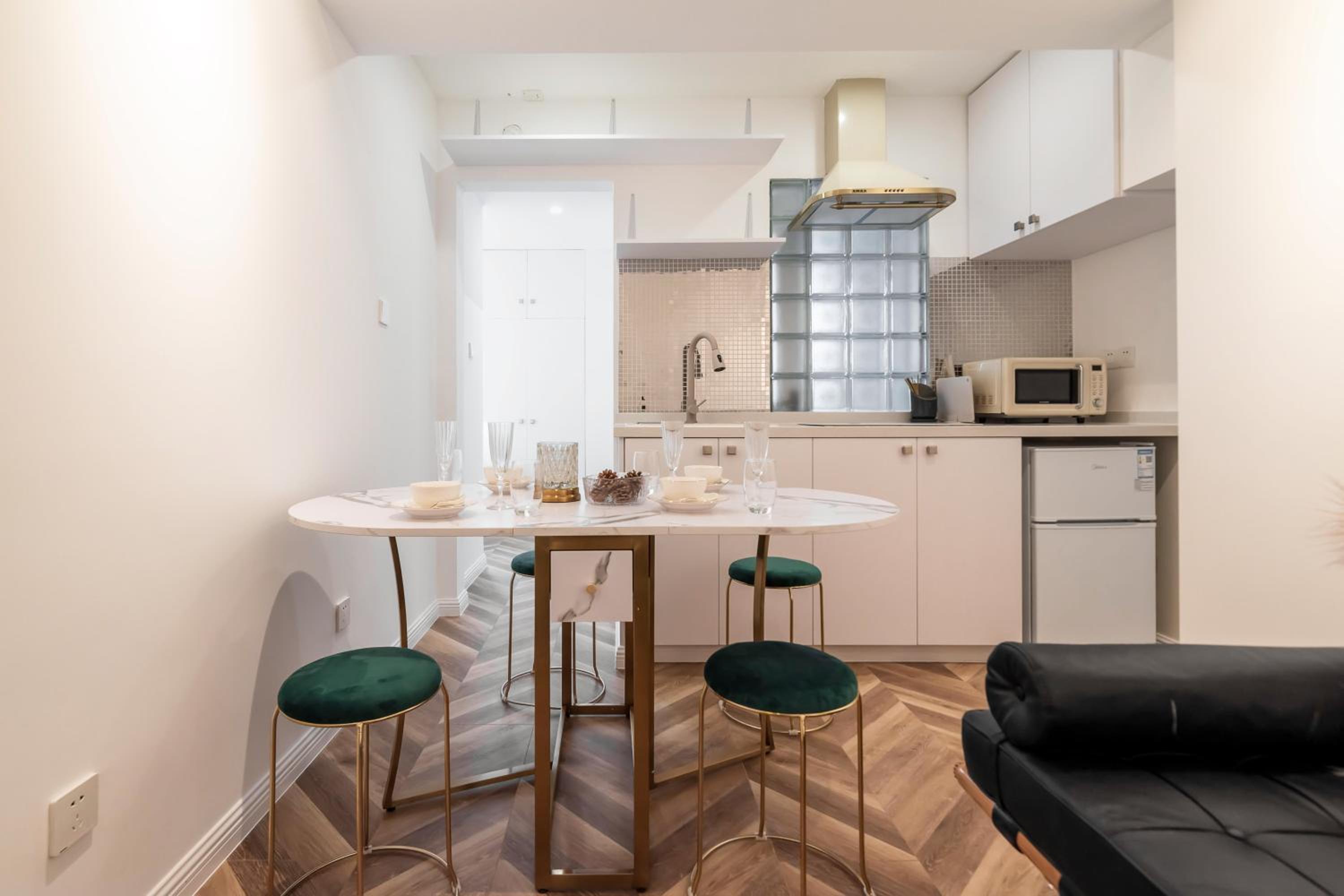 Shanghai Hills& Xu's Cozy Apartment,Lujiazui area,Line 6&9 and Near The Bund