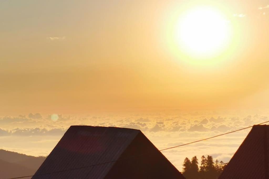 Cloudtop hut