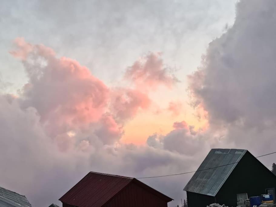Cloudtop hut