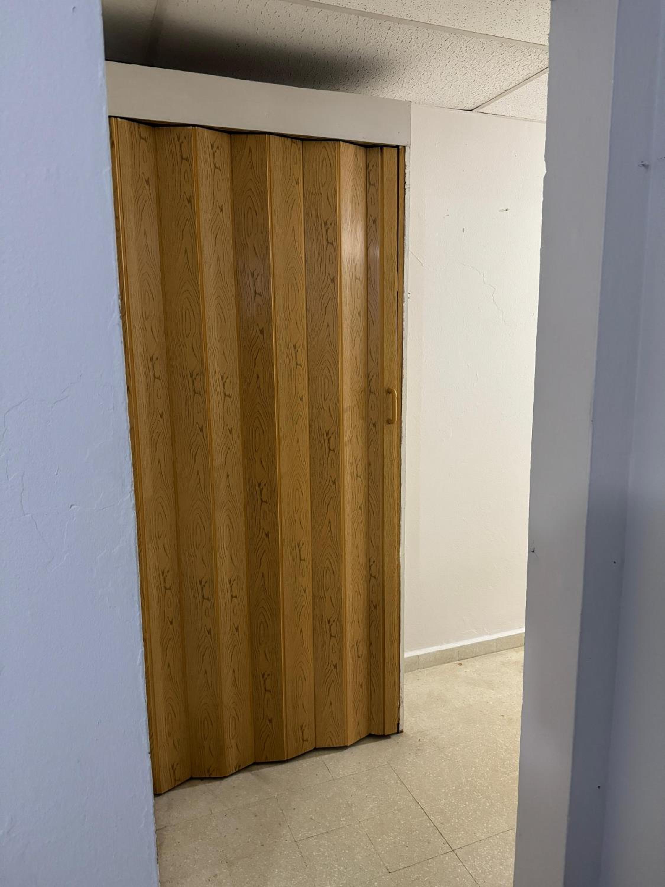 Economic Studio in Santurce Area, Up to 4 guests view 3