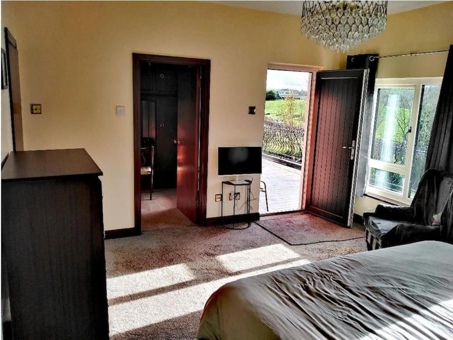 Annalee House, Knappagh Valley - 1 hour to Airport view 5