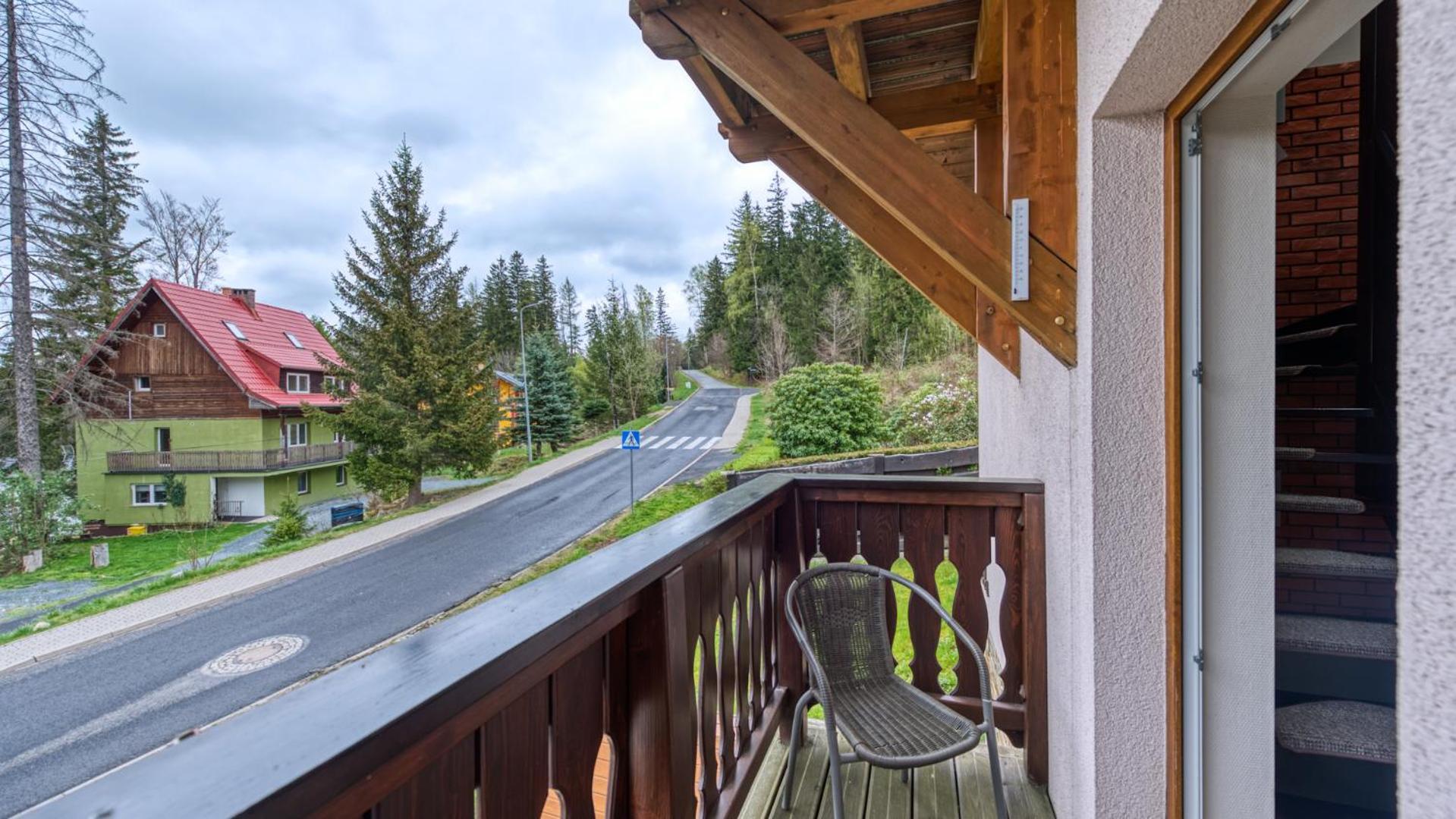 ROYAL APARTS Villa Vika Apartamenty Górskie z ogrodem