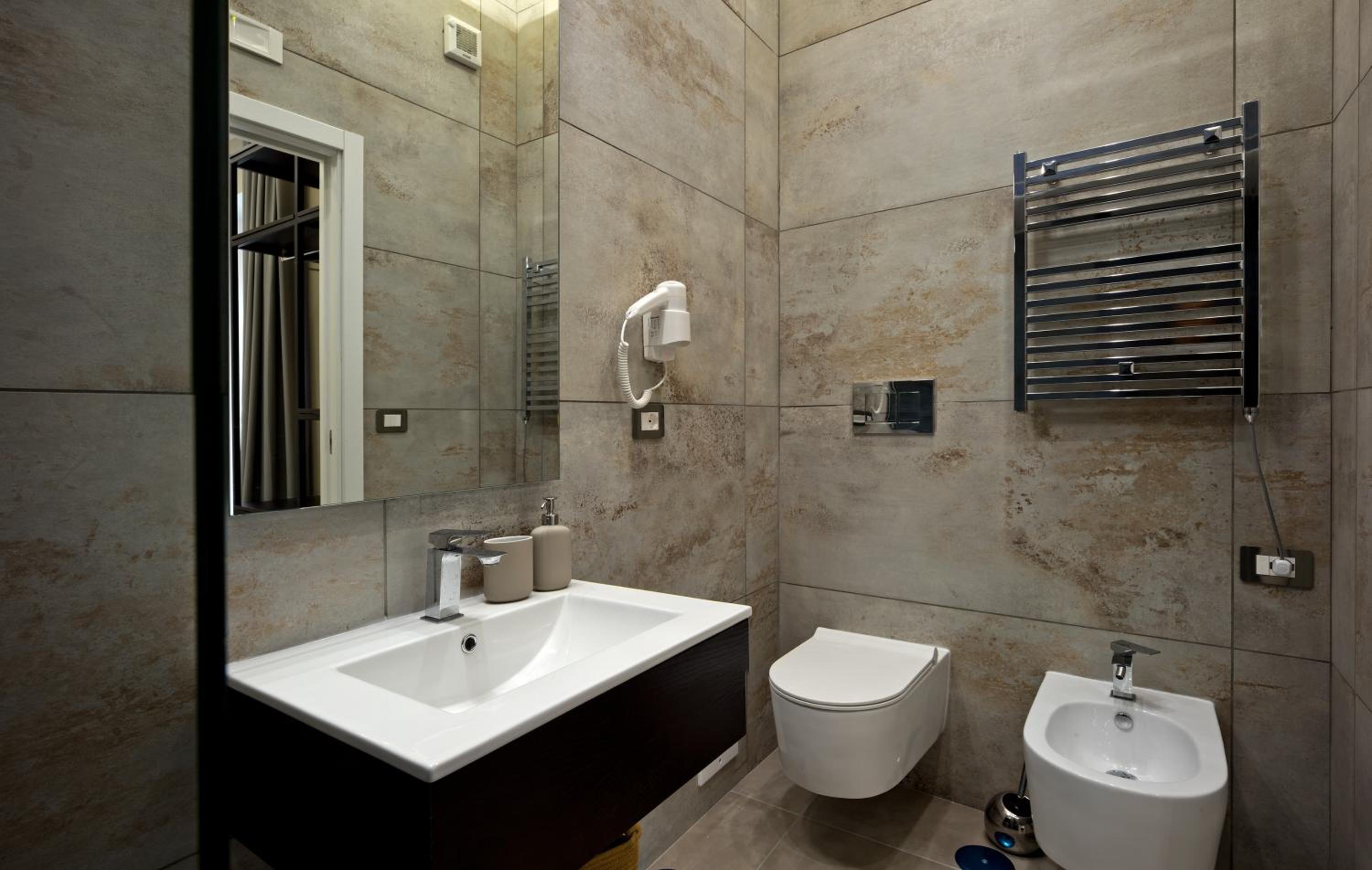 Palm Suites