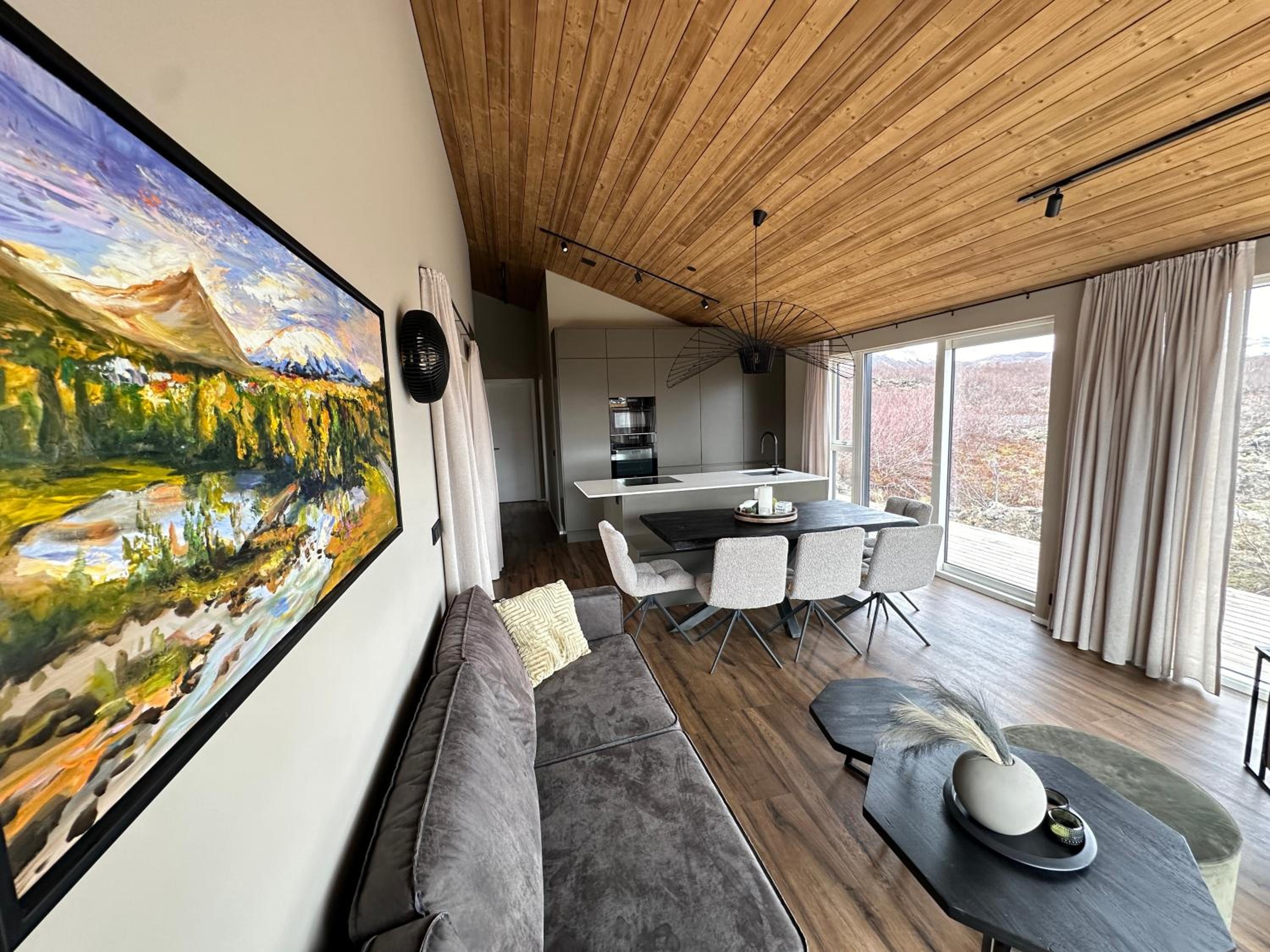 Modern and family friendly Chalet with Ouside Spa - Birta Rentals view 4