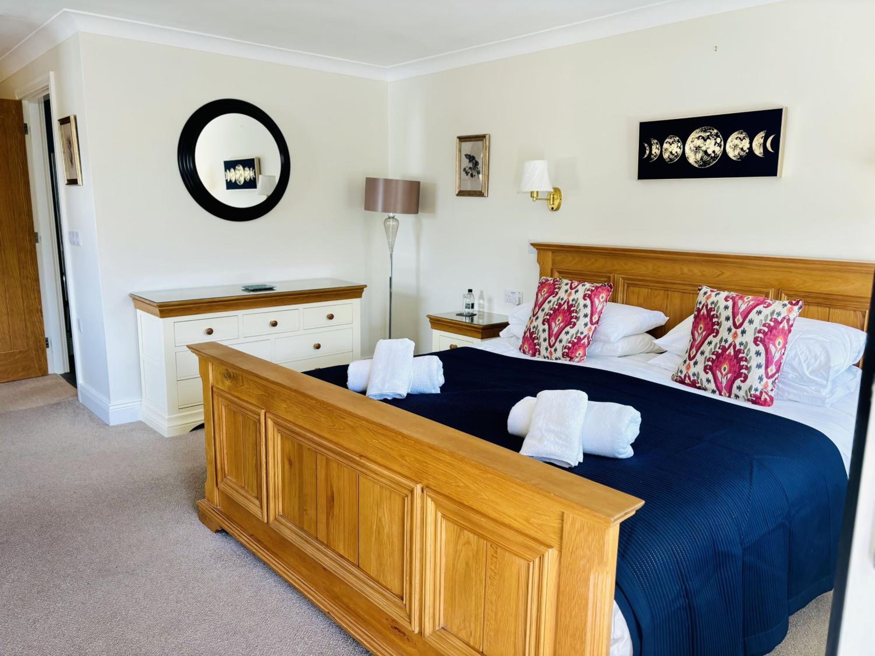The Boatside Inn - Quilters - Super King Ensuite view 4