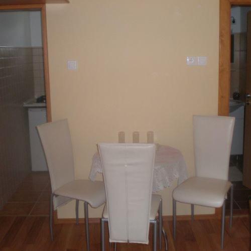Tornácos Apartmanház