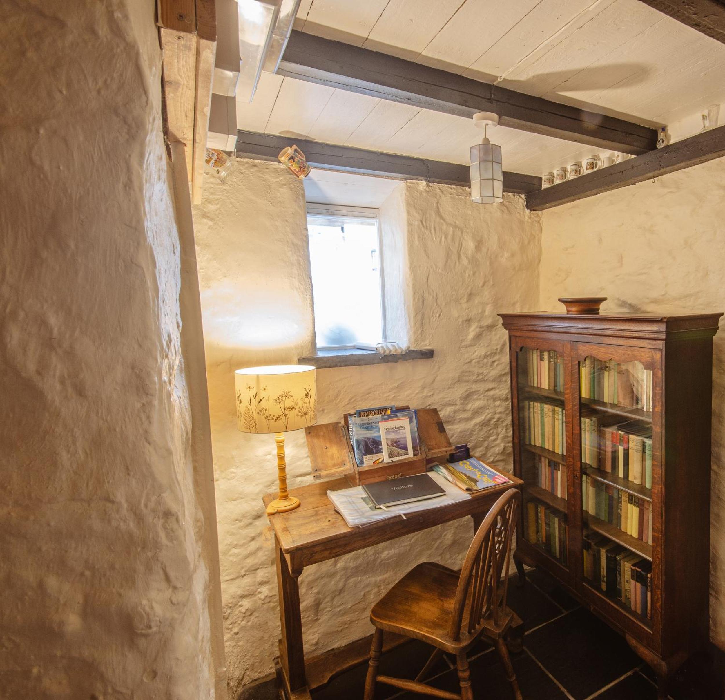 Tal y Gaer Cottage Fishguard view 4