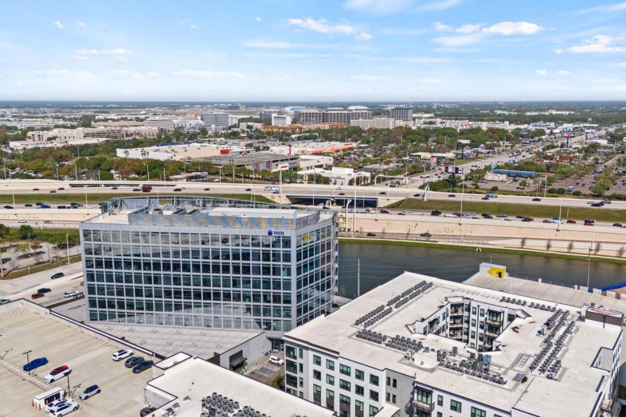 Luxurious Urban Retreat with Amazing Amenities view 5