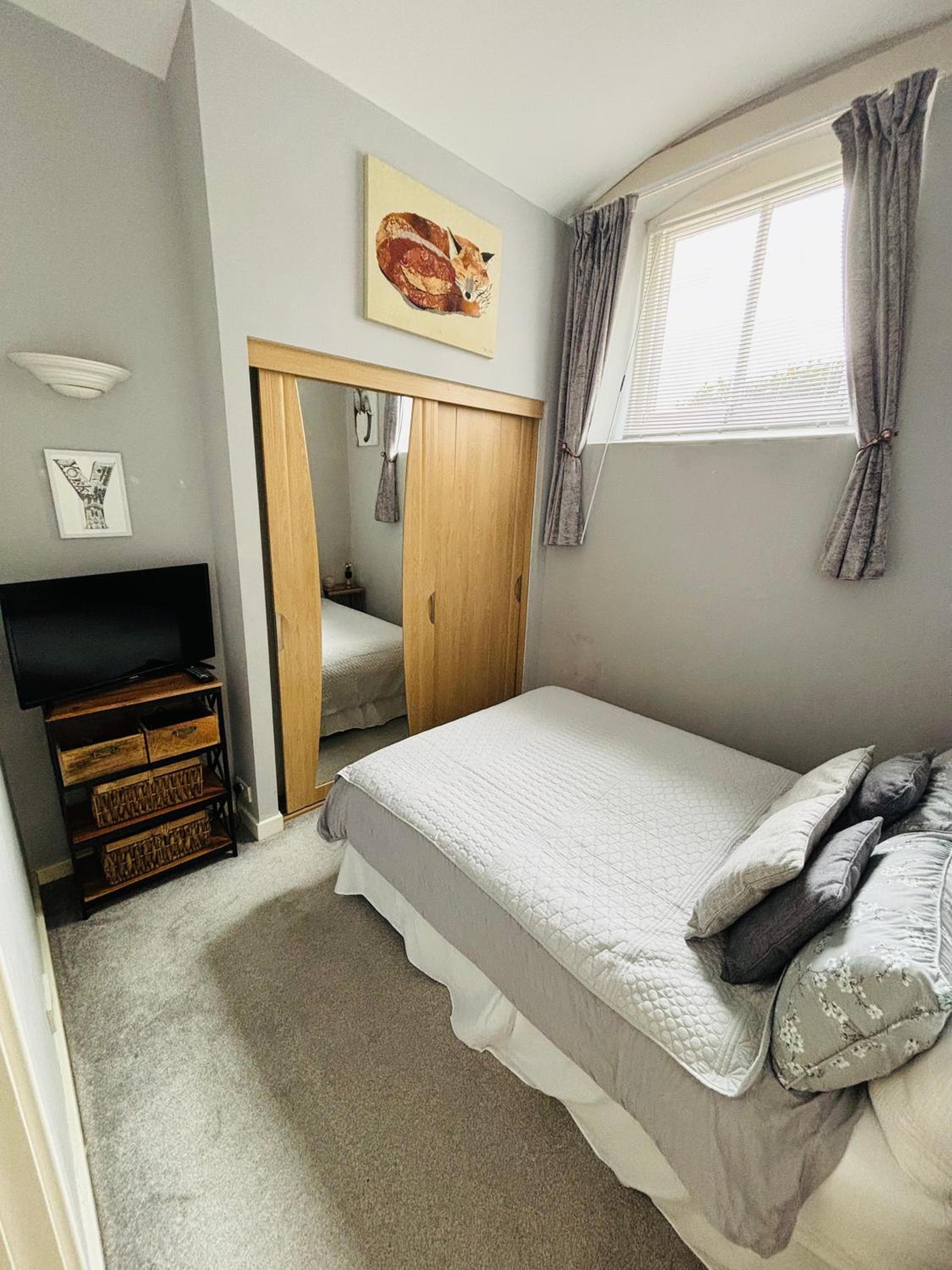 Cosy County House apartment with free private parking Sleeps up to four guests view 4