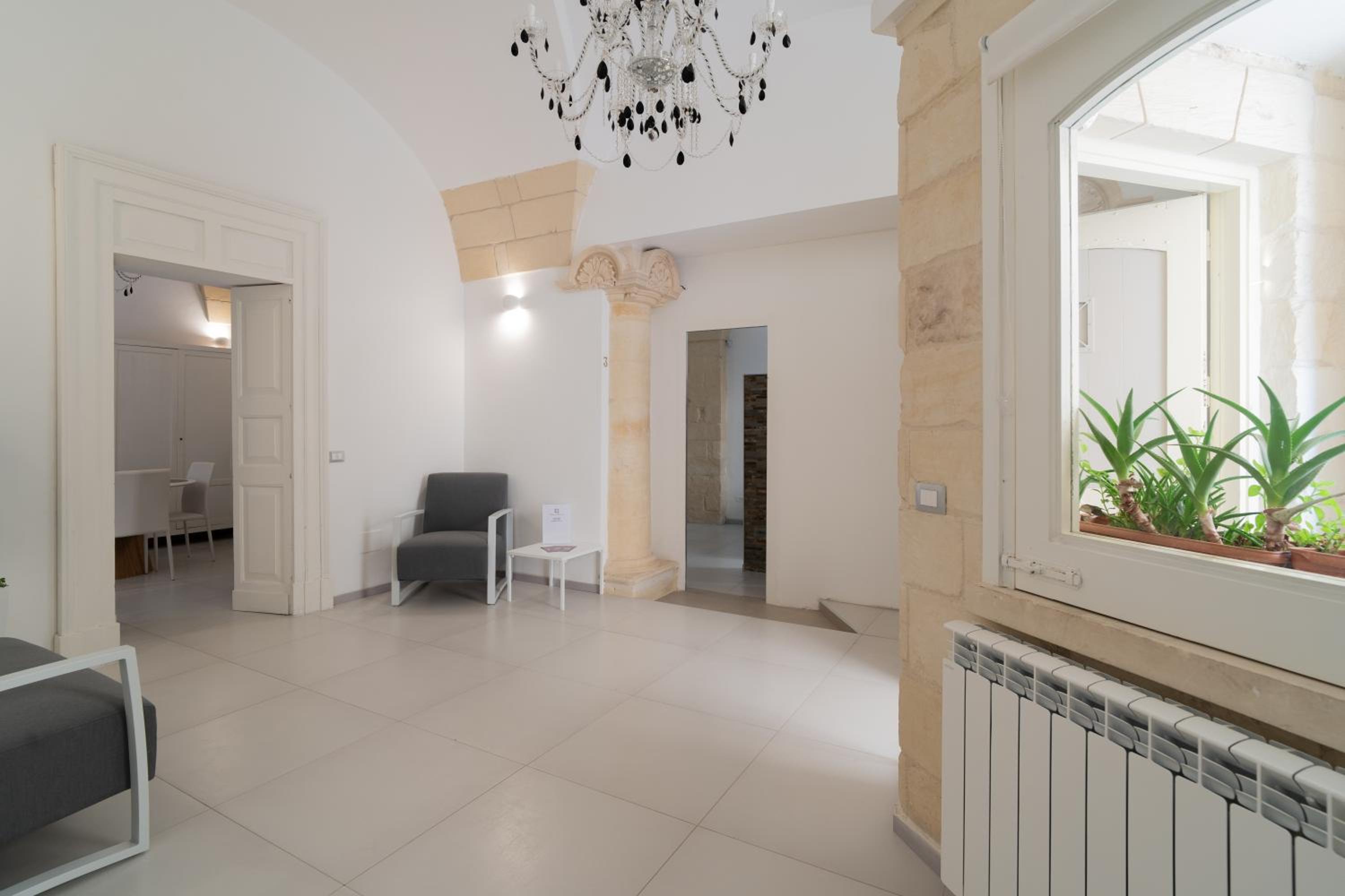 Hotel Dimora Barocca Luxury Suites - Image 1