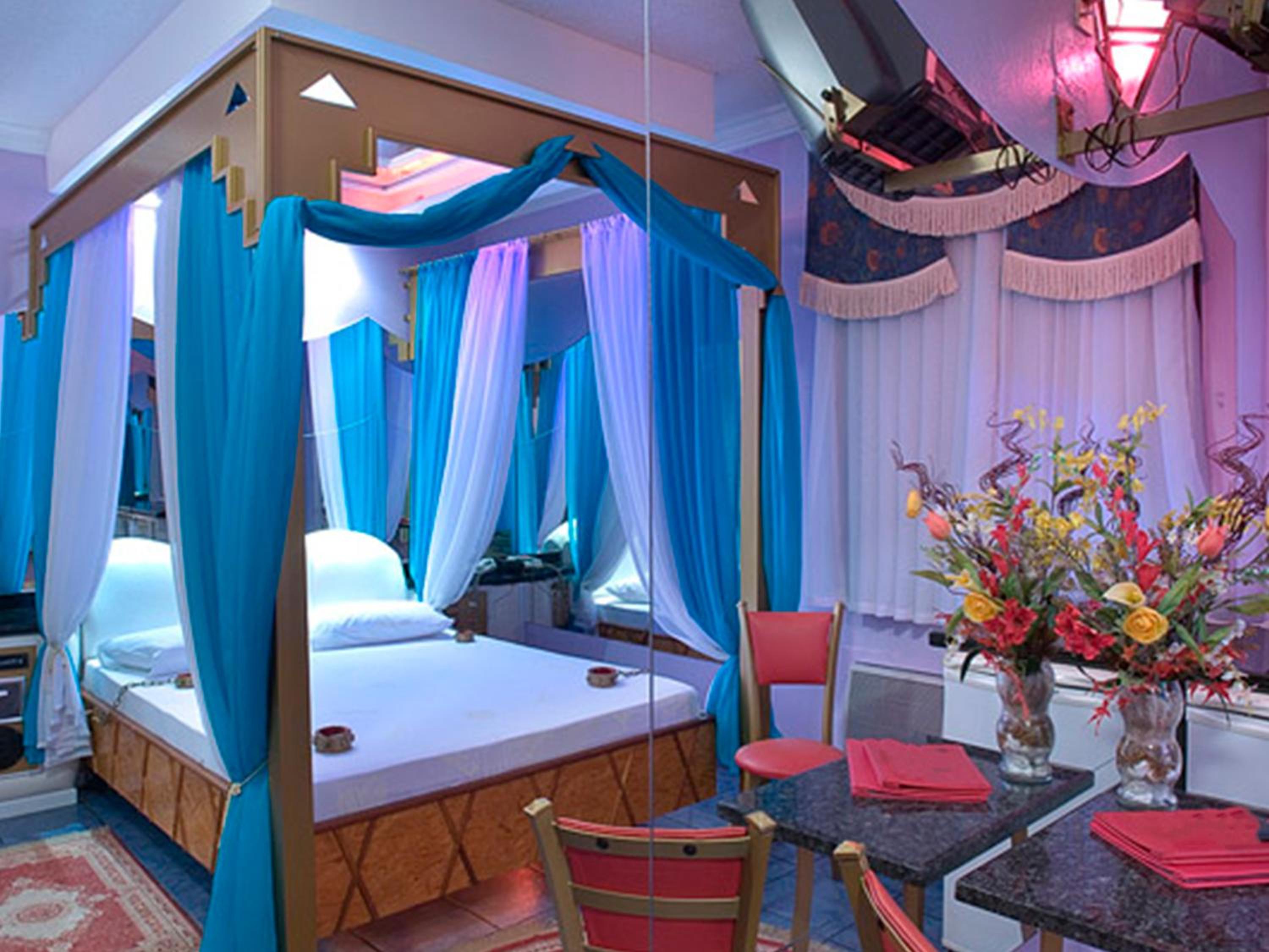 Xangai Motel by Drops
