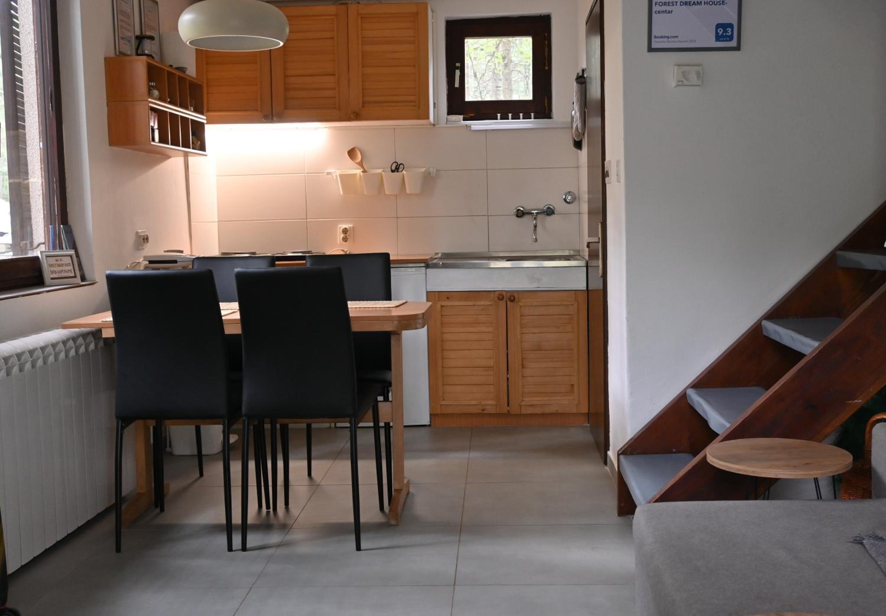 FOREST DREAM HOUSE- centar view 3