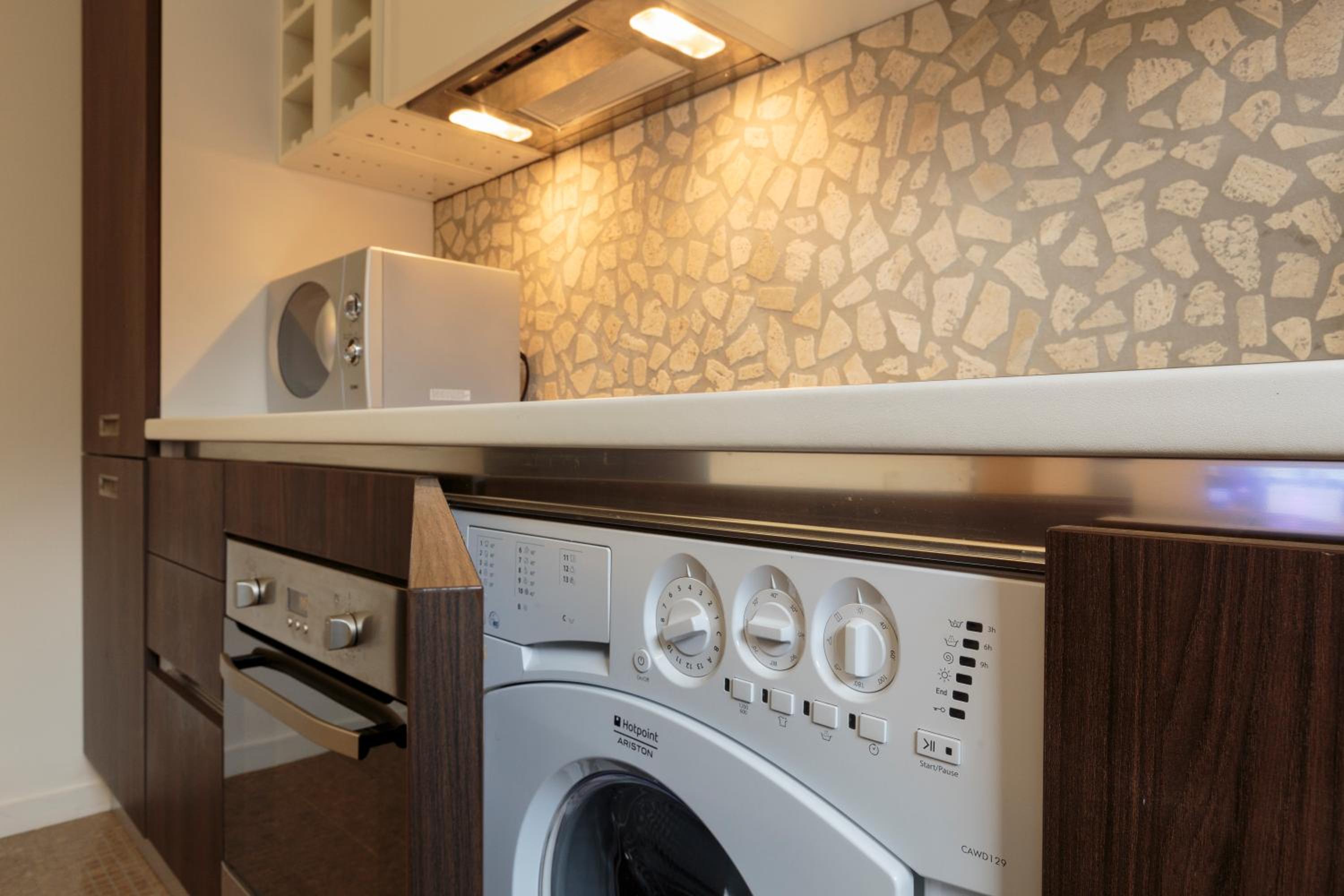 The Queen Luxury apartments - Villa Giorgia view 3