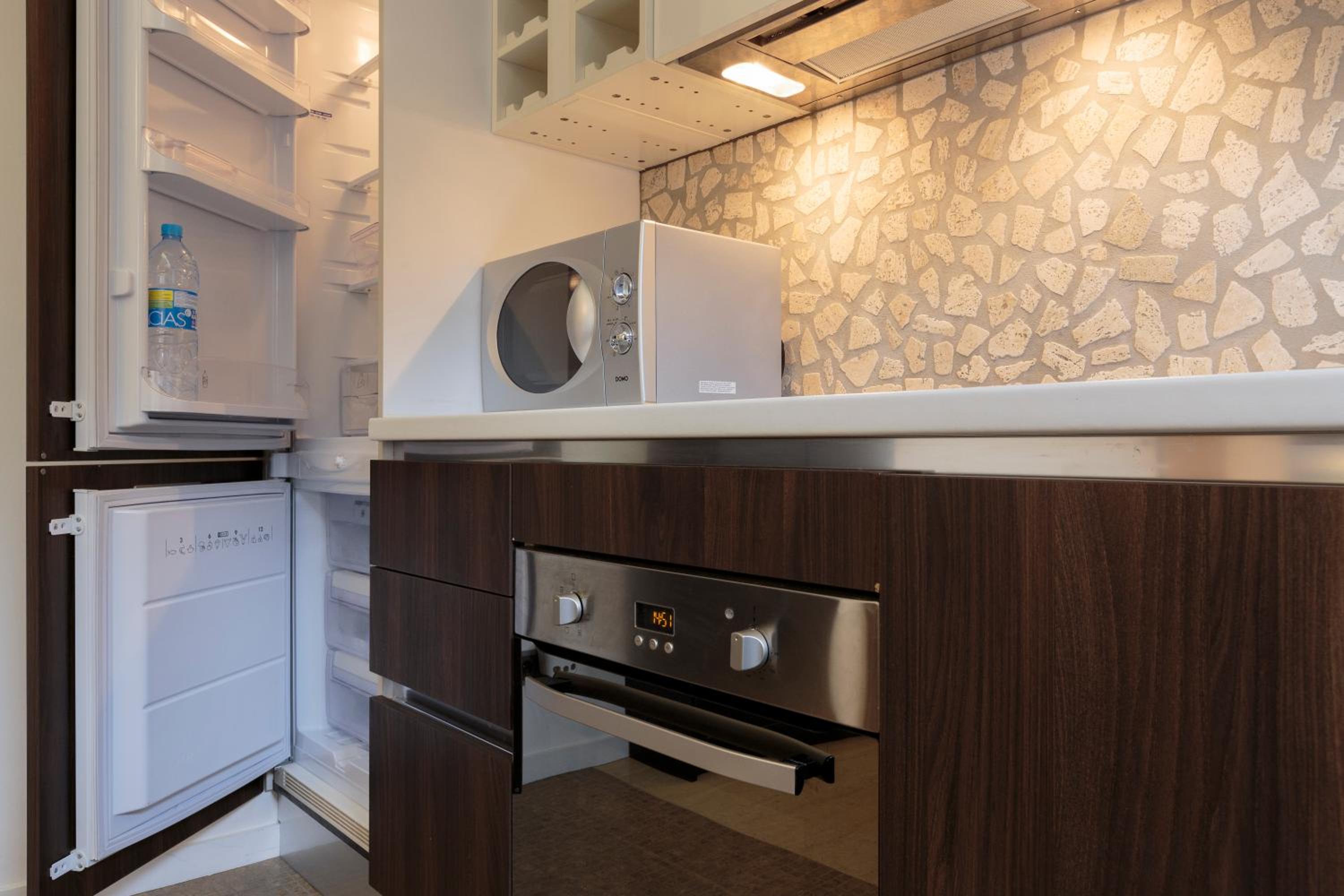 The Queen Luxury apartments - Villa Giorgia view 2