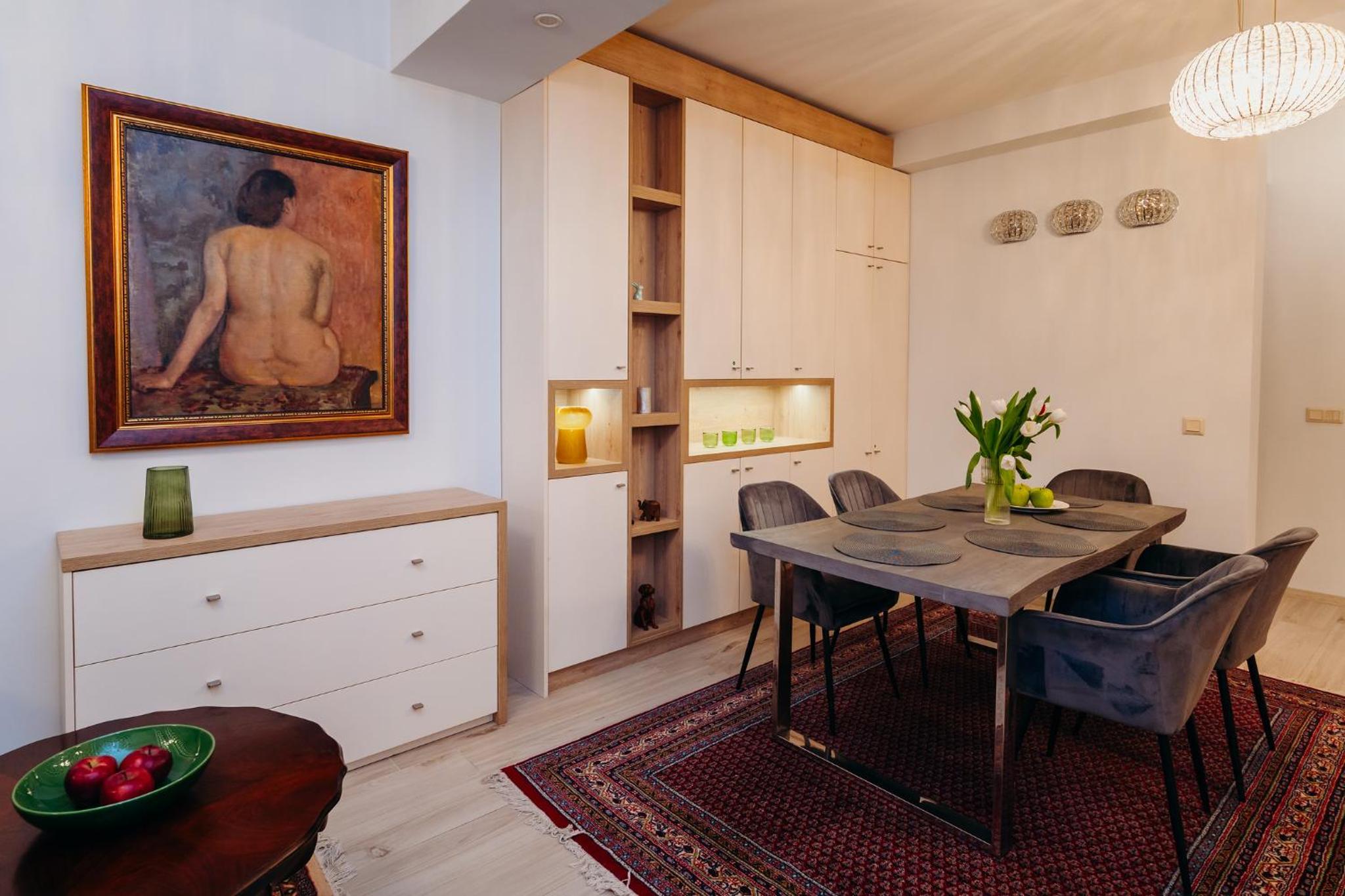 Krum Khan Top Centre Apartment
