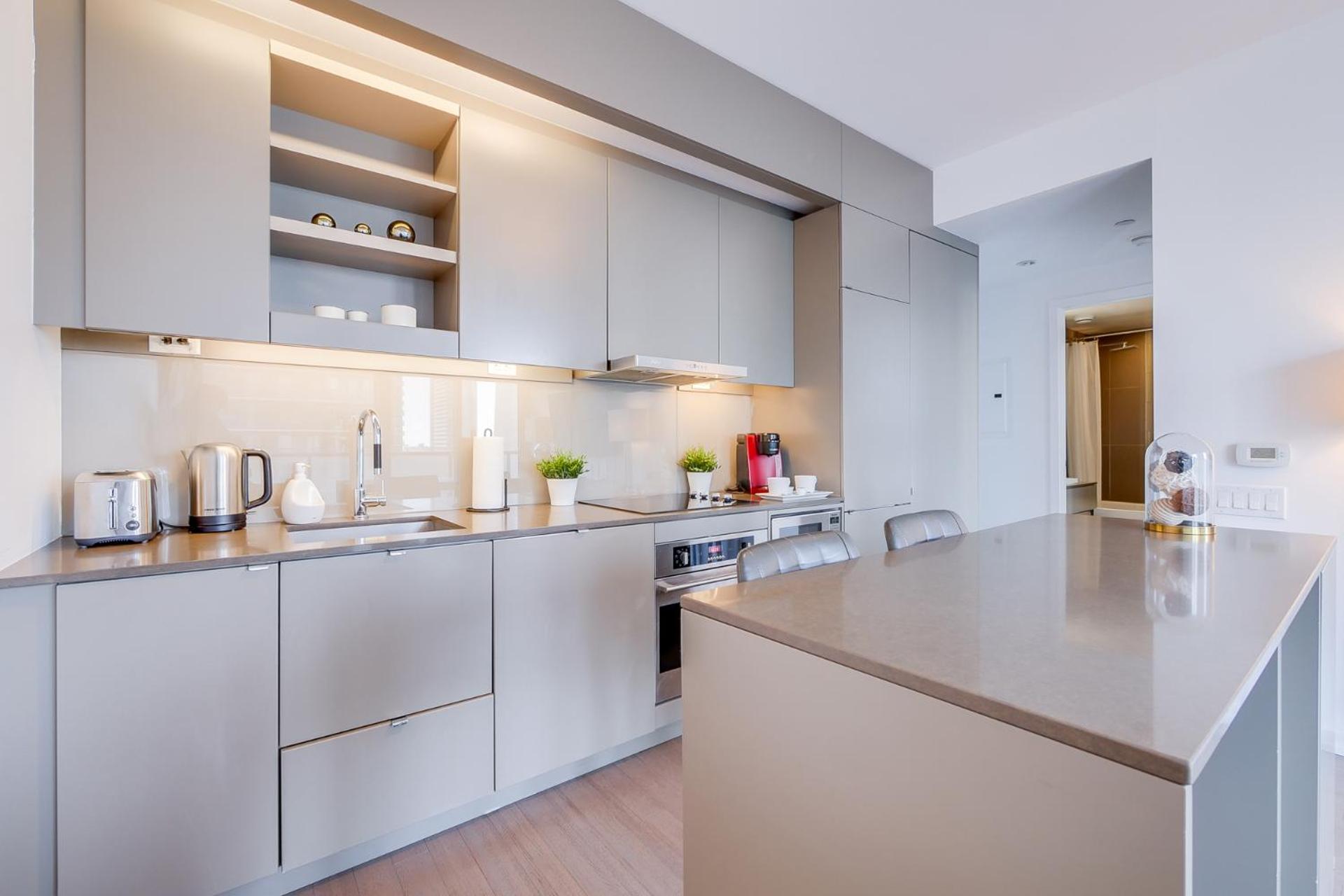 1BR Condo - City View, Near CN Tower & Rogers Center
