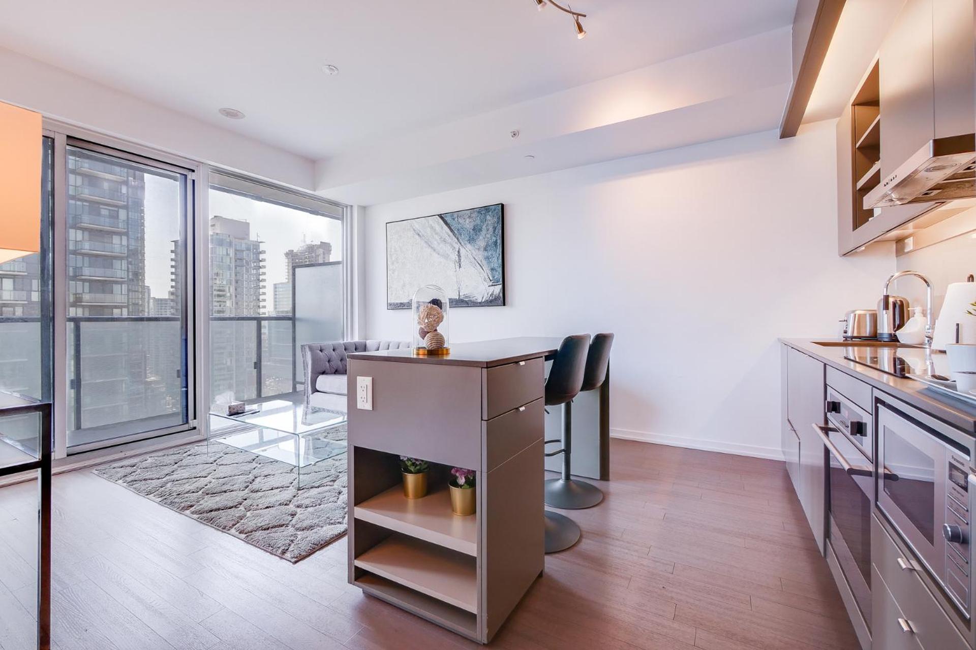 1BR Condo - City View, Near CN Tower & Rogers Center