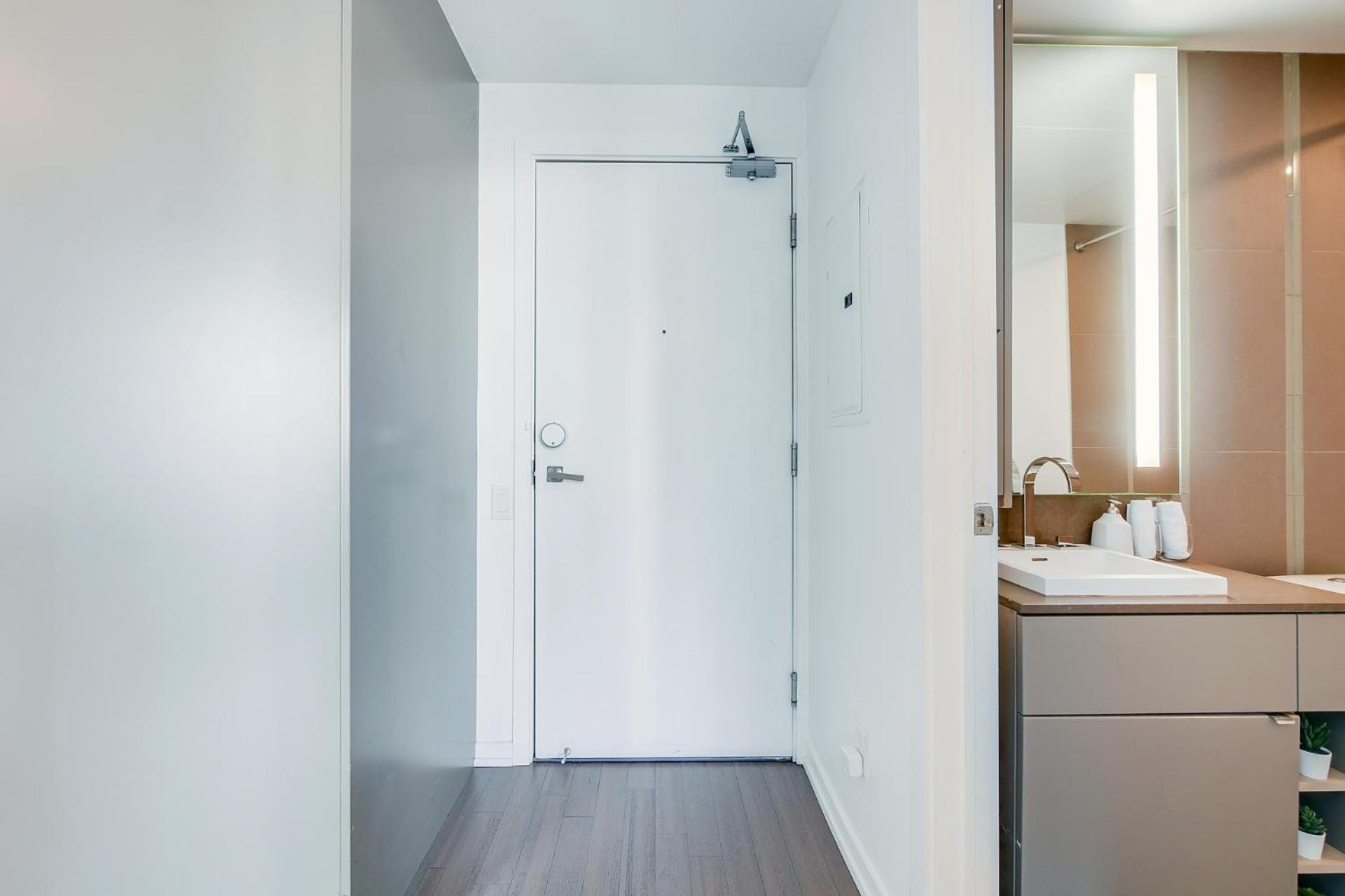 1BR Condo - City View, Near CN Tower & Rogers Center