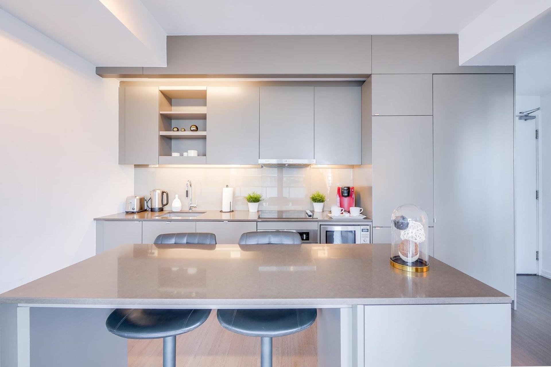 1BR Condo - City View, Near CN Tower & Rogers Center