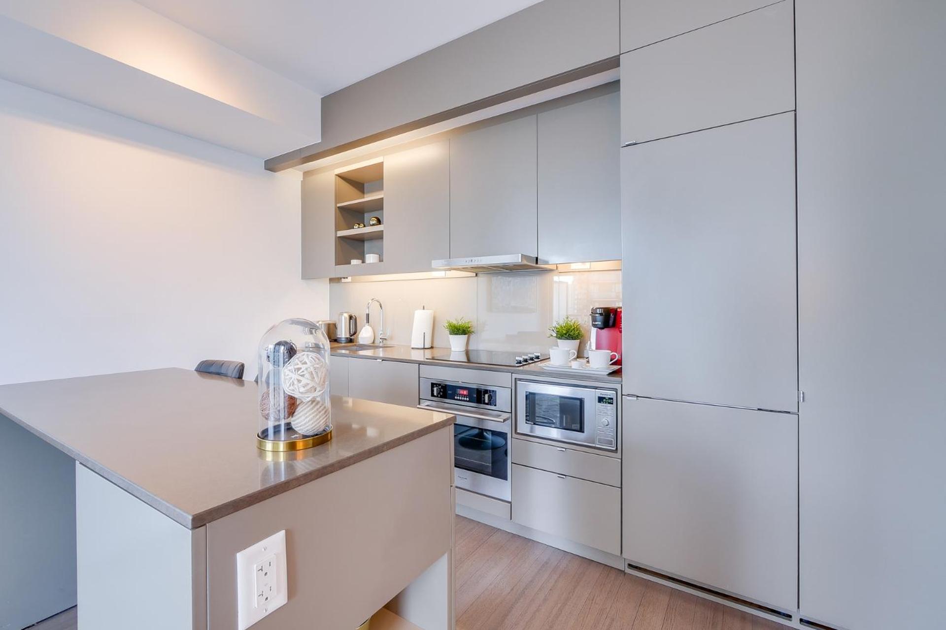 1BR Condo - City View, Near CN Tower & Rogers Center