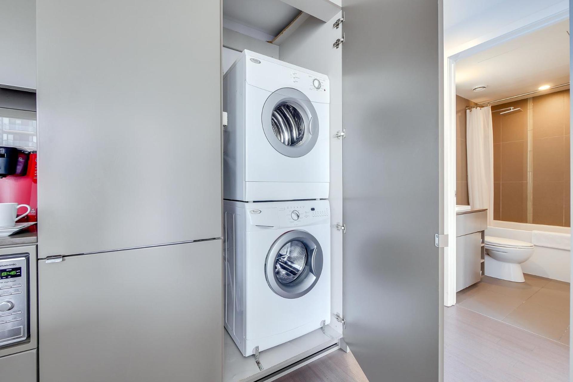 1BR Condo - City View, Near CN Tower & Rogers Center