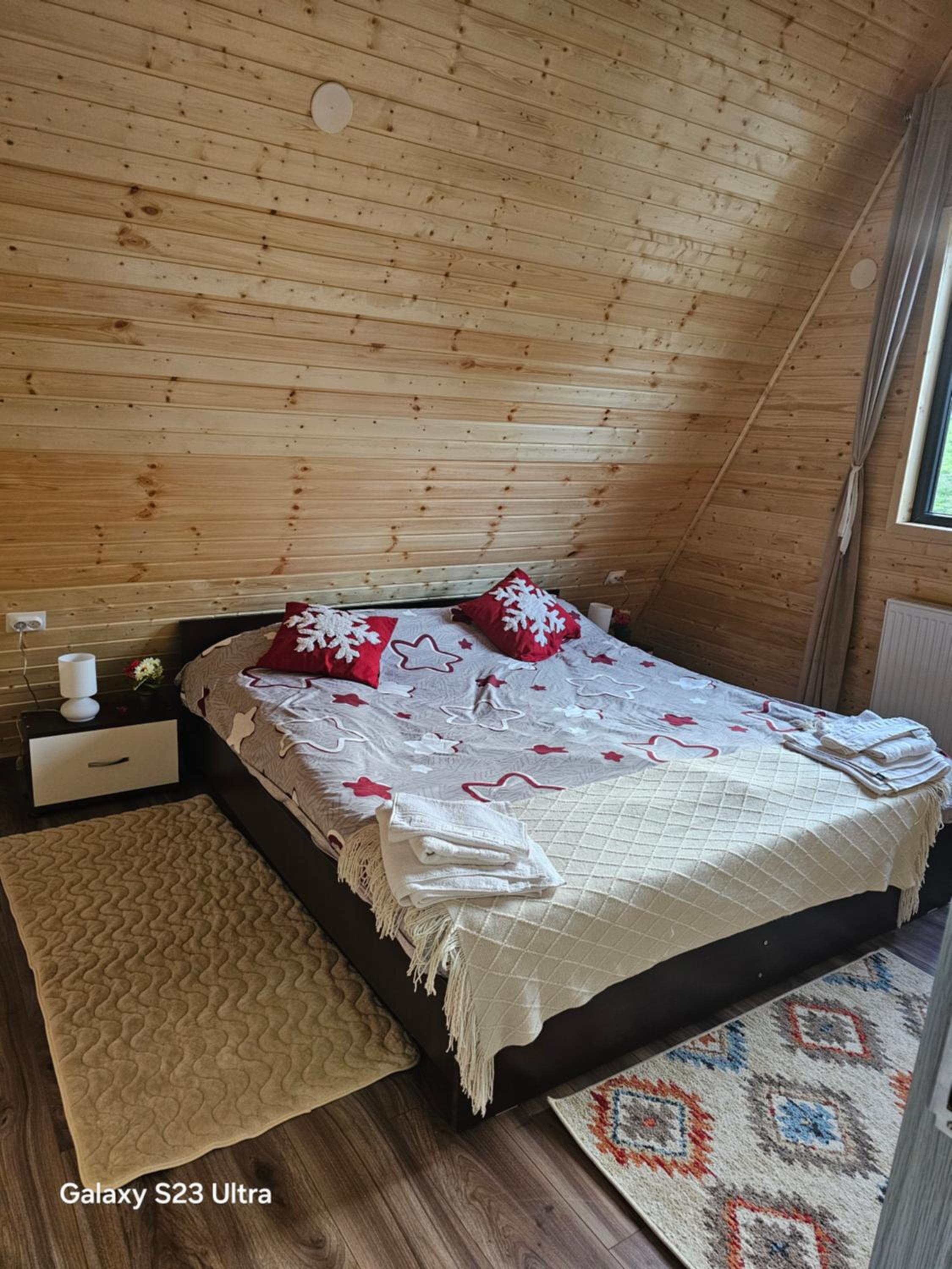 Cabana Apuseni Forest