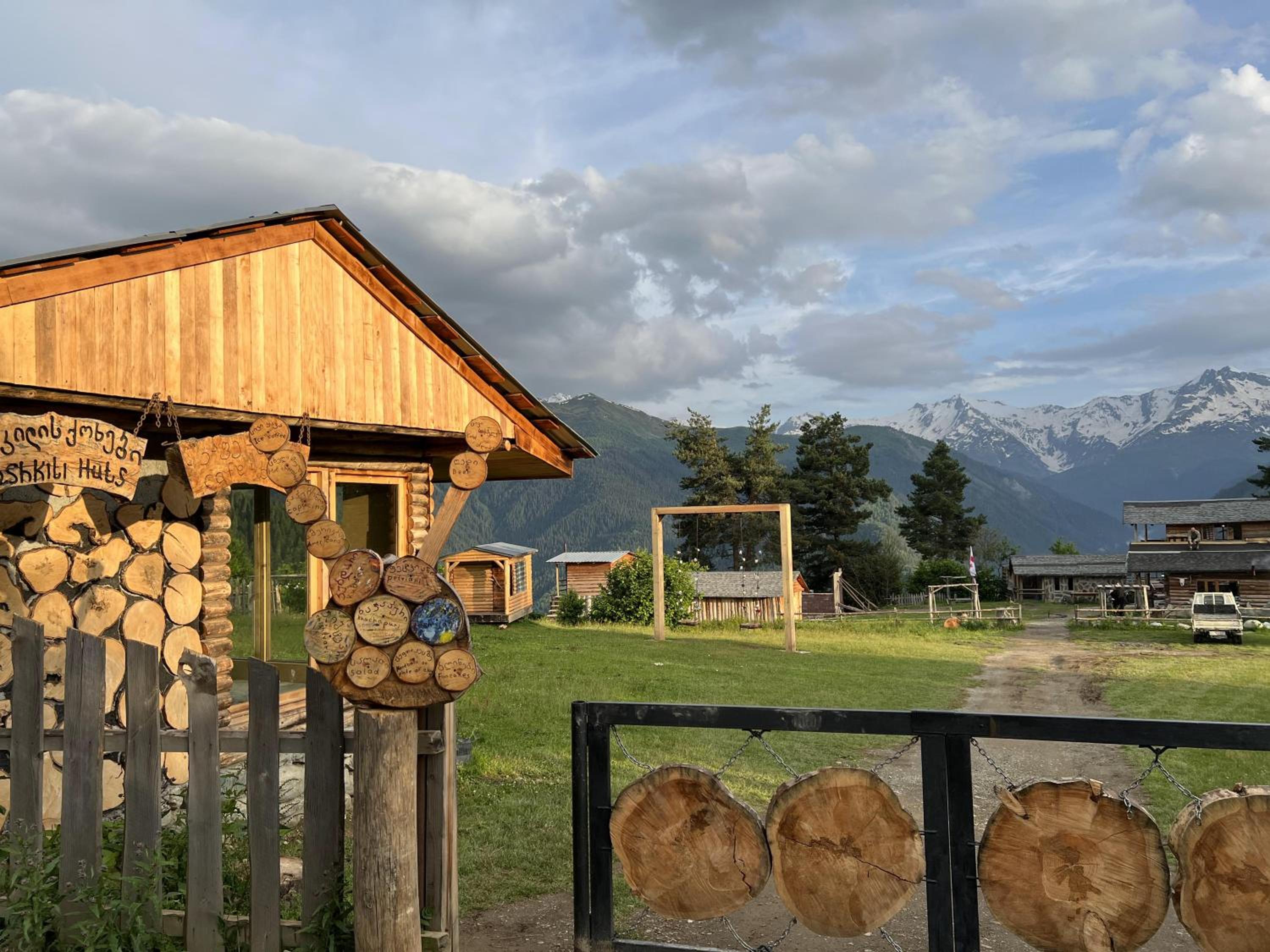 Heshkili huts and cabins Svaneti