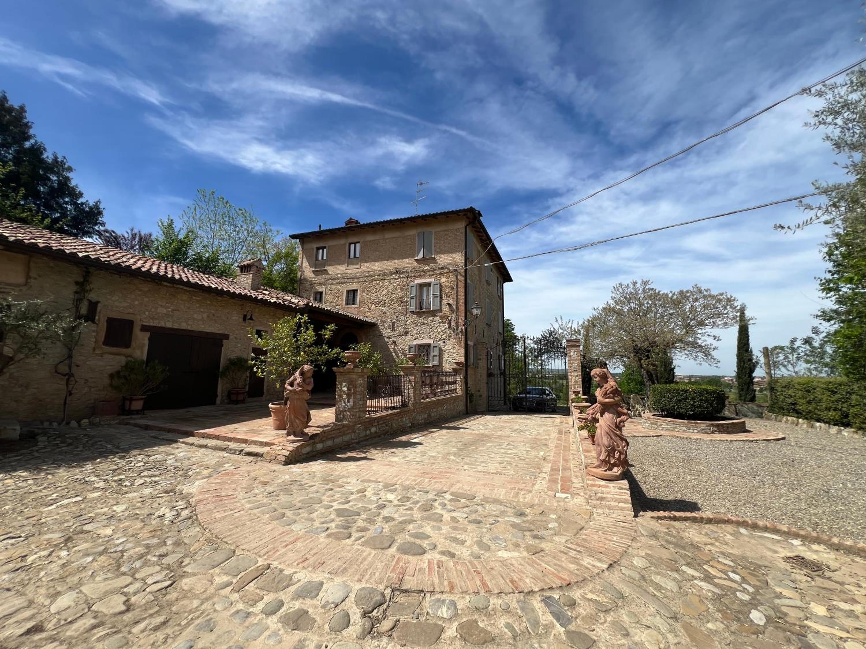 BORGO VILLA VALENTINI