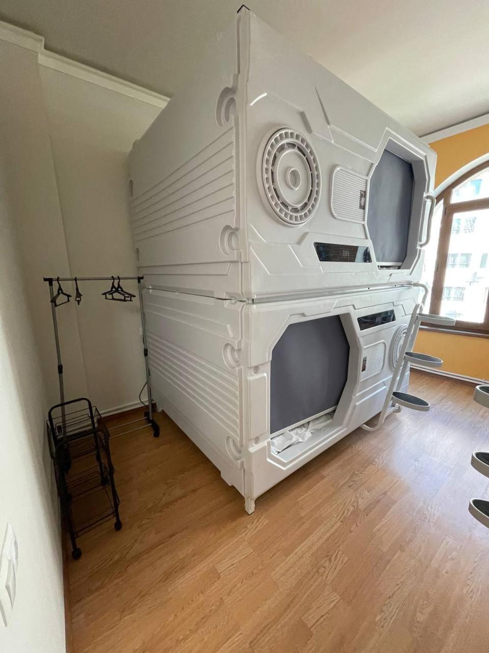 Capsula hotel