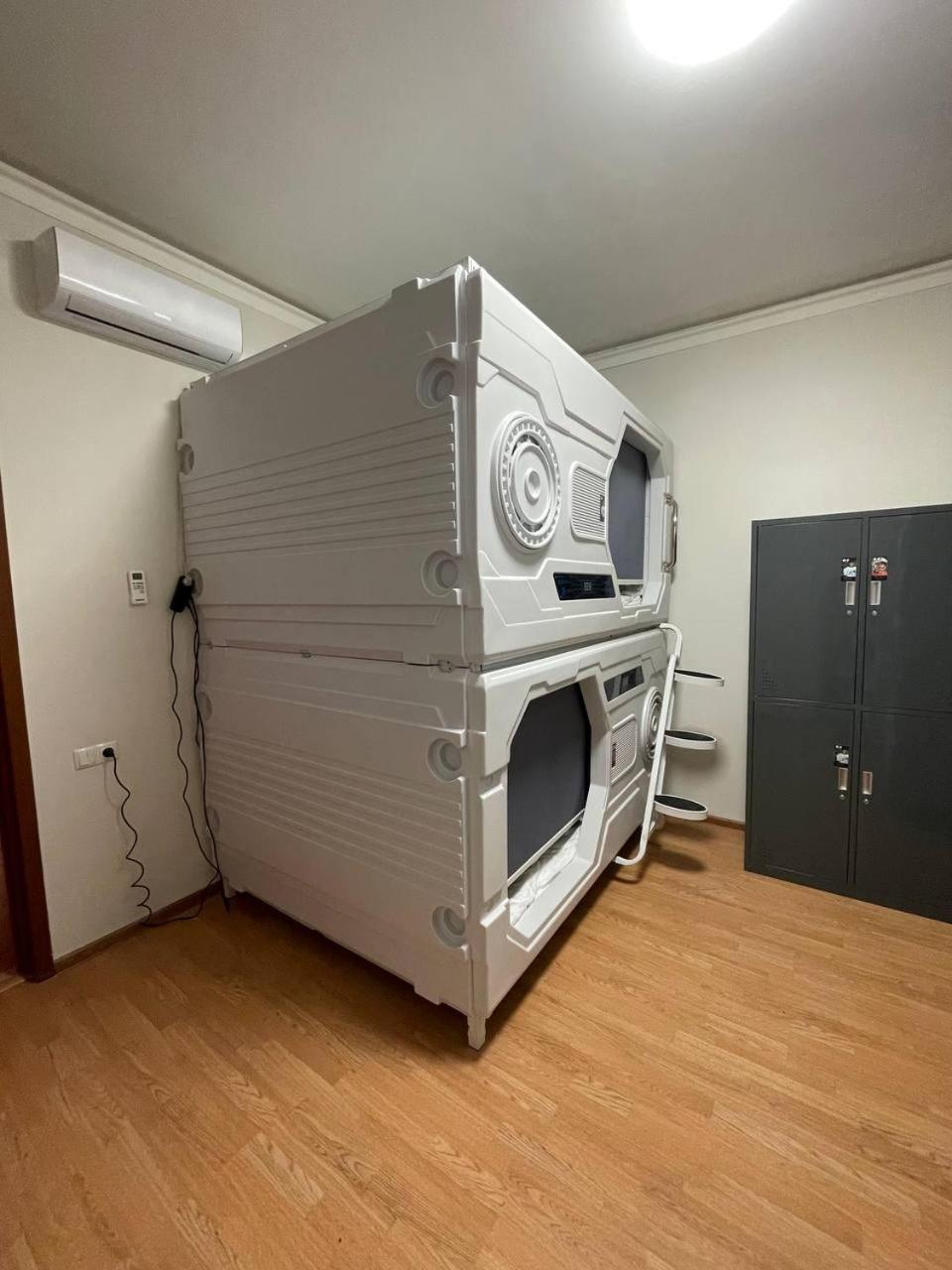 Capsula hotel