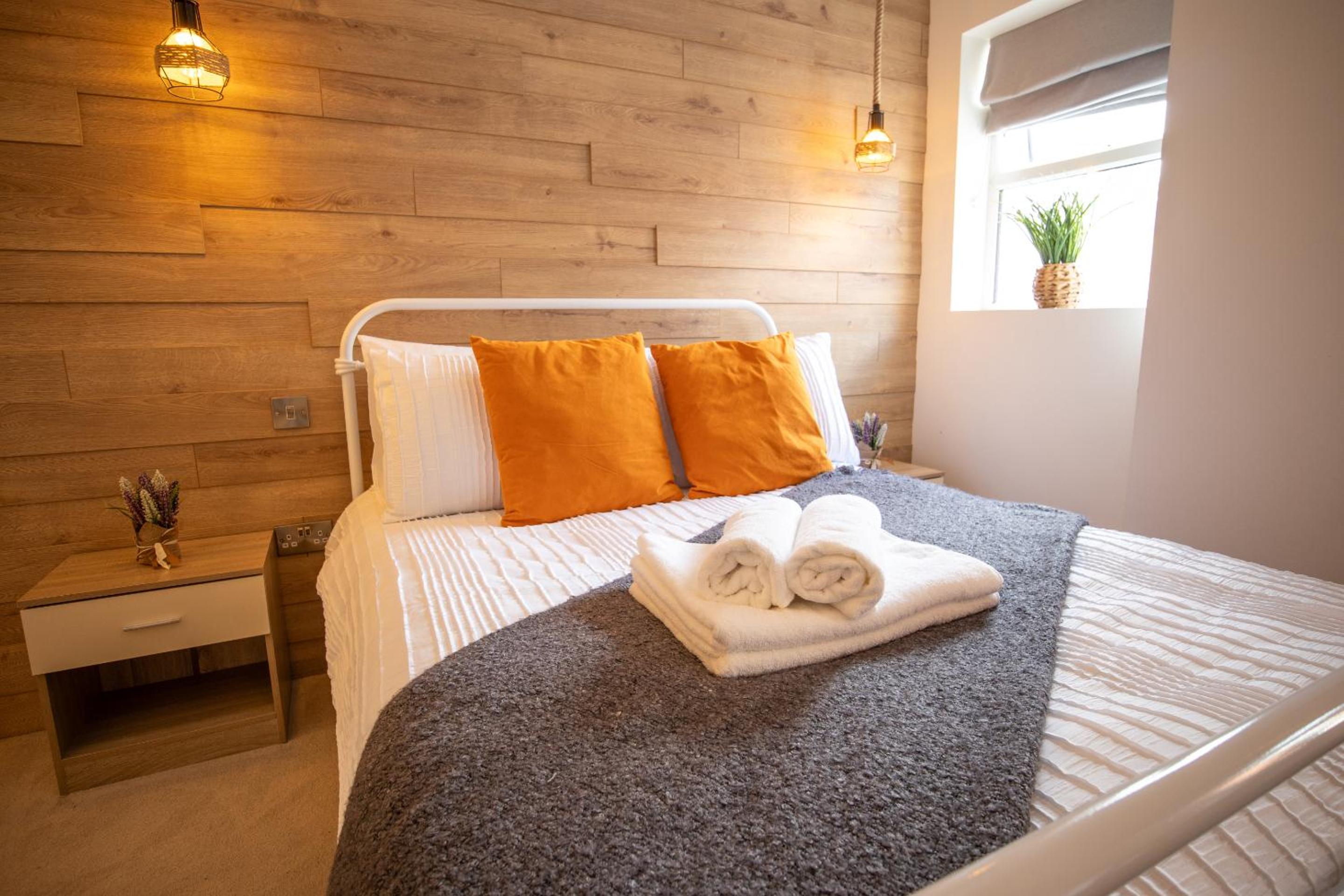 Studio Ideal for Relocators, Contractors and Working Professional, Close to Town and Eastbourne Hospital view 3