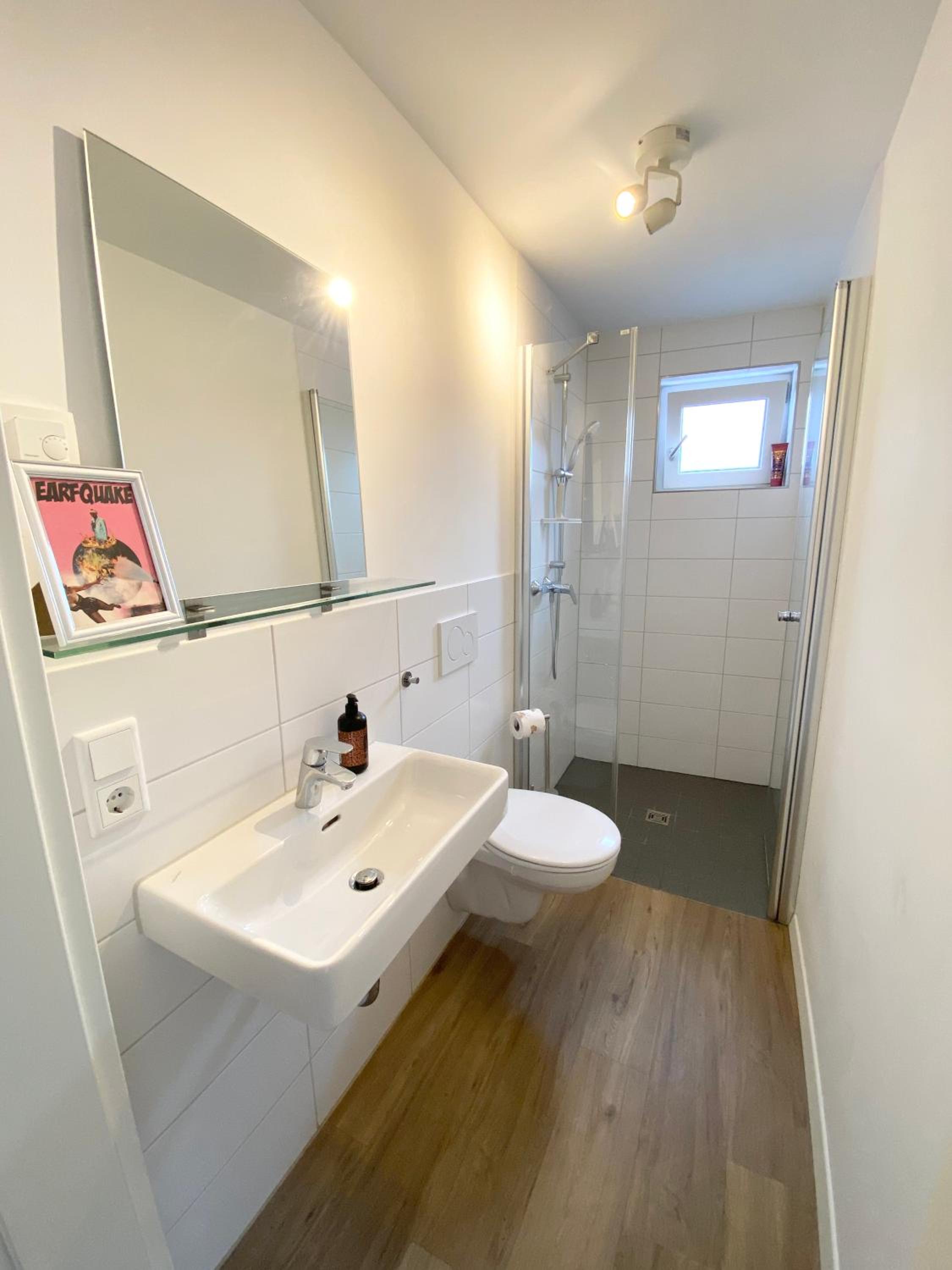 Modern One Bedroom + Bathroom Apartment, 10 min from Basel City