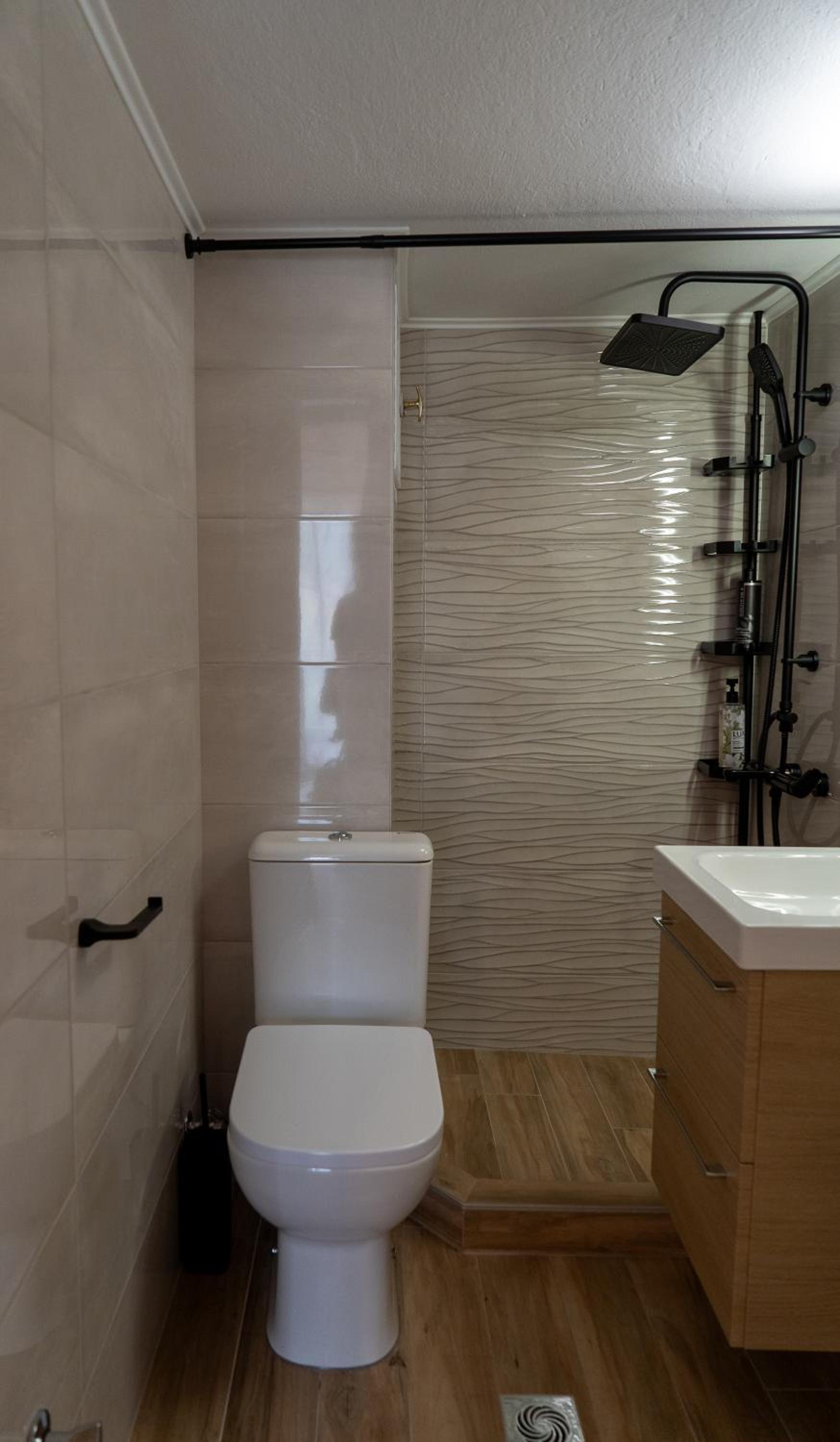 Ophelia - New Modern Apartment with Spectacular Olympus View view 4