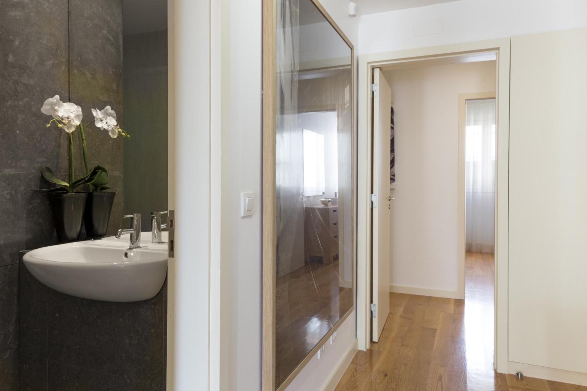 MyPlaceLisbon - Luxury Castle Apartment view 4