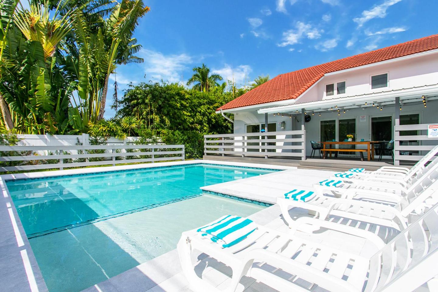 Luxury Villa 5BR and 3BR in Hollywood Lakes near Beach view 2
