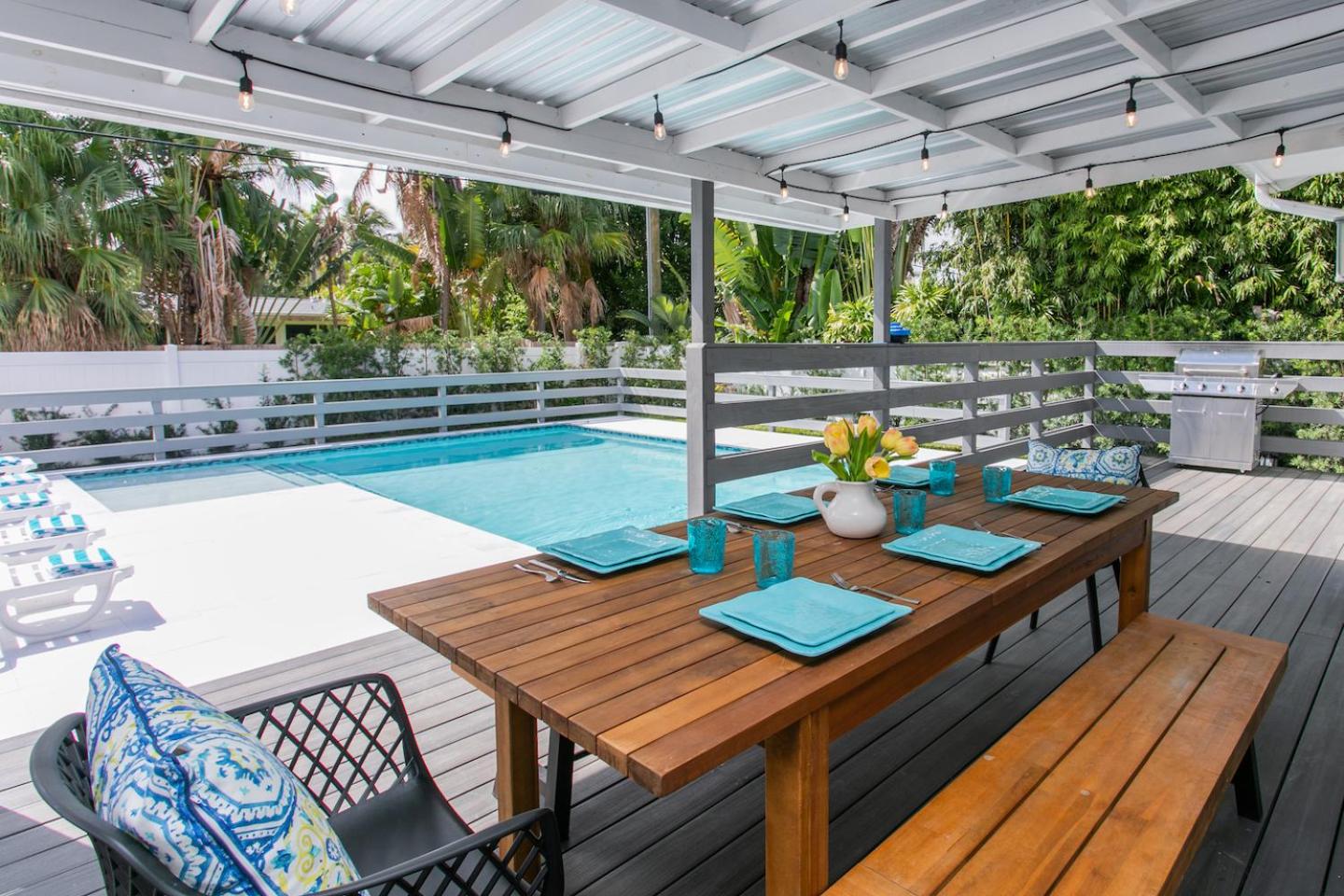 Luxury Villa 5BR and 3BR in Hollywood Lakes near Beach view 4