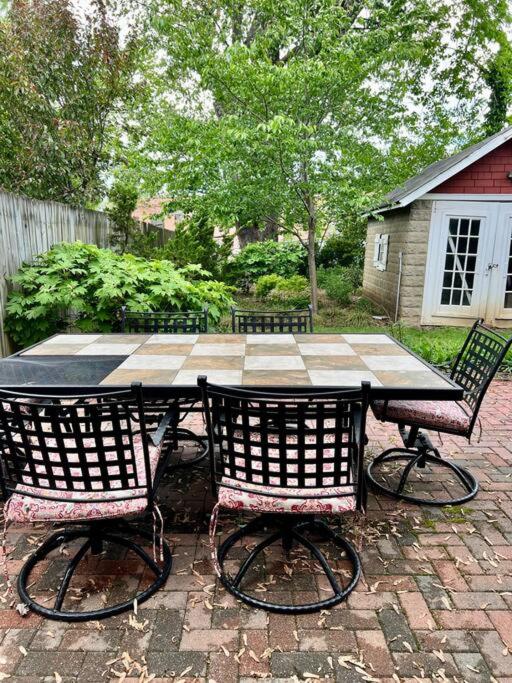 Vintage Charm: Annapolis Retreat