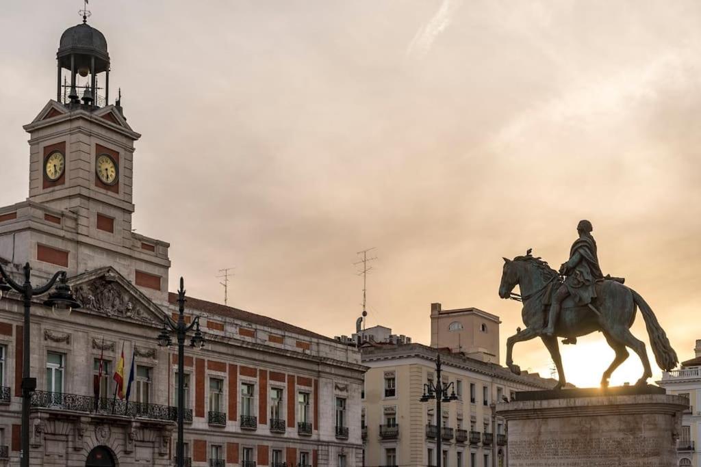 Chic & Stylish Madrid Hideout view 5