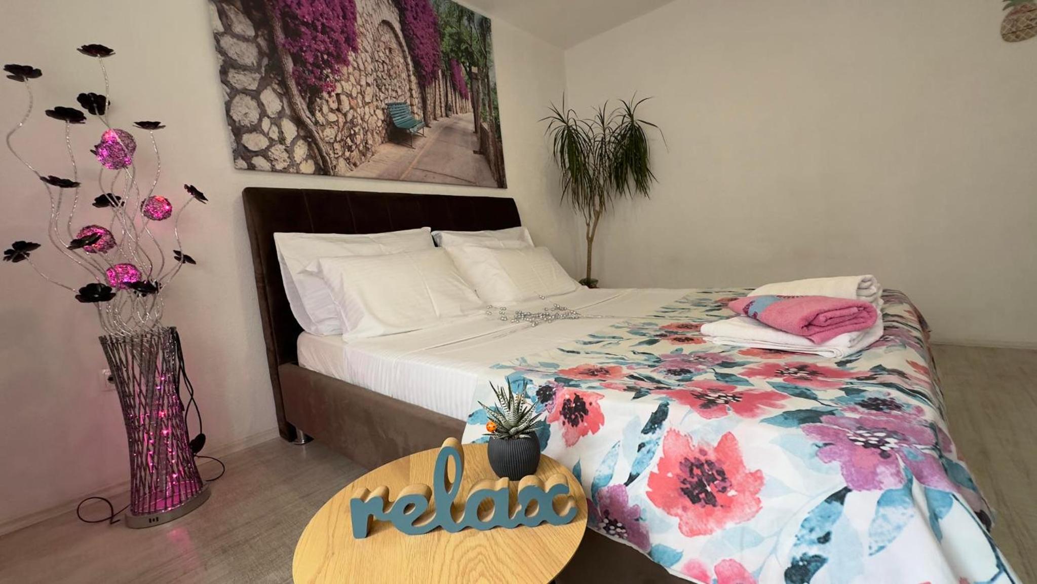 Galaxy Apartment near Old Brige