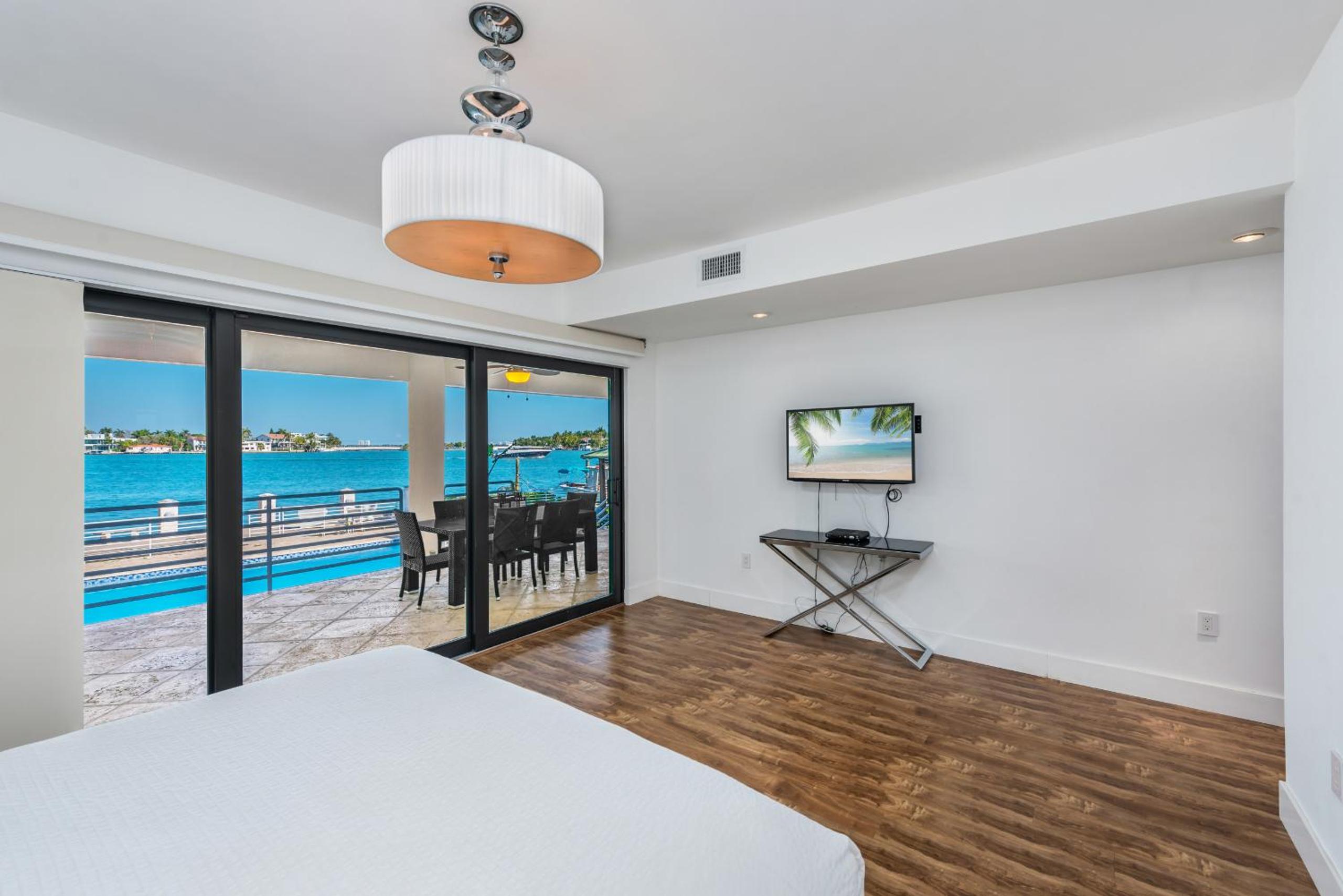 Discover Serenity by the See Your Exclusive Miami Beach Escape!