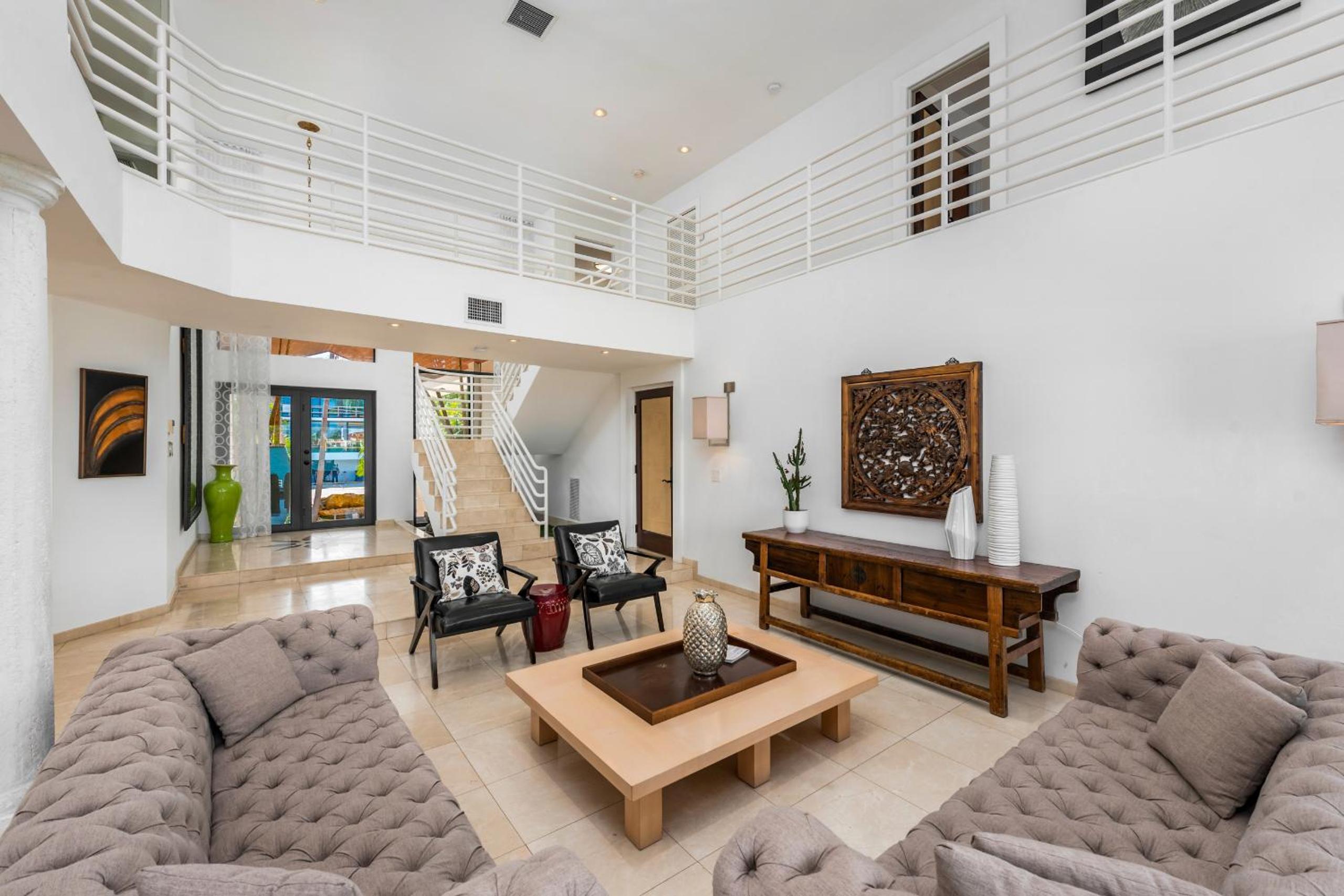 Discover Serenity by the See Your Exclusive Miami Beach Escape!