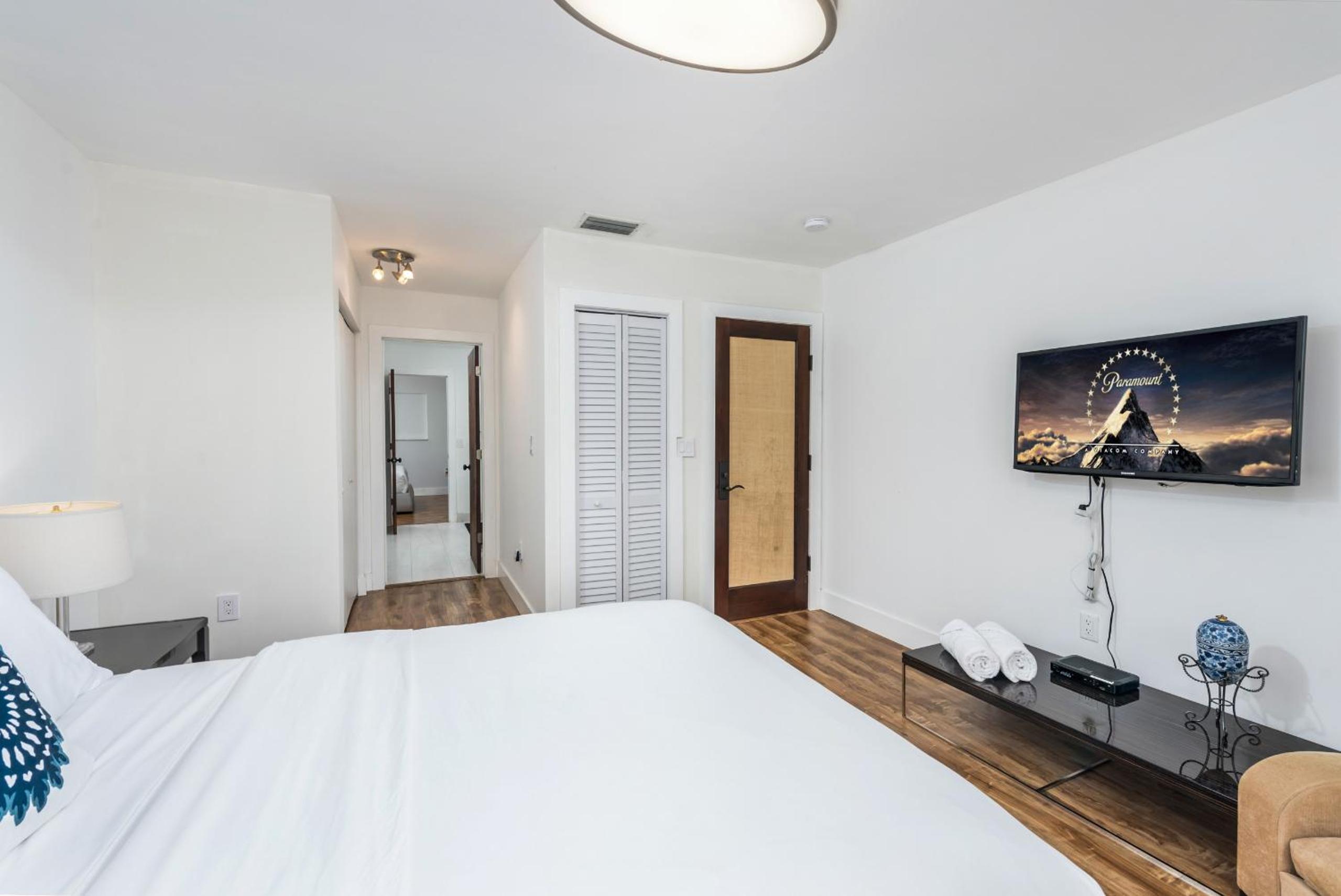 Discover Serenity by the See Your Exclusive Miami Beach Escape!