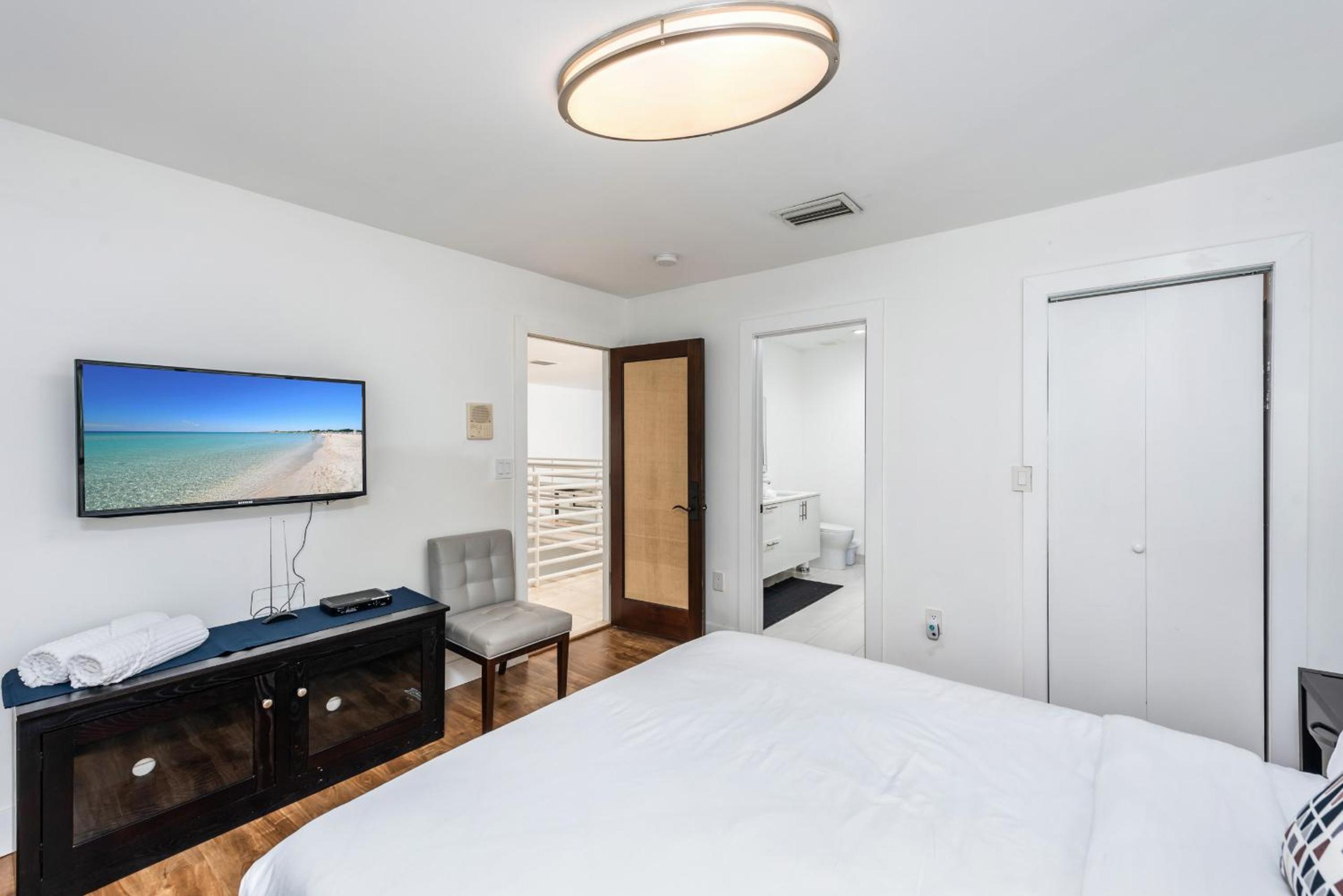 Discover Serenity by the See Your Exclusive Miami Beach Escape!