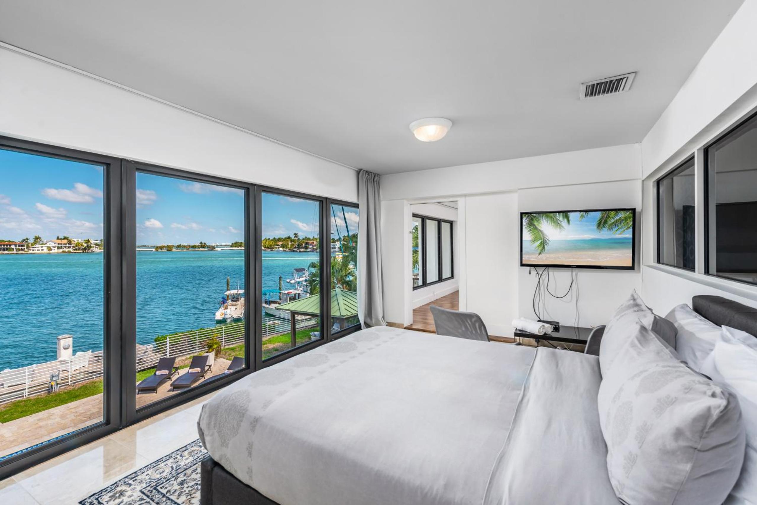 Discover Serenity by the See Your Exclusive Miami Beach Escape!