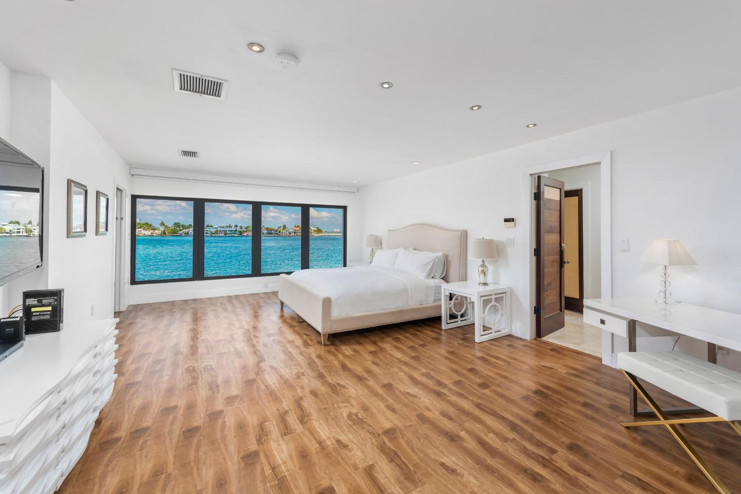 Discover Serenity by the See Your Exclusive Miami Beach Escape!