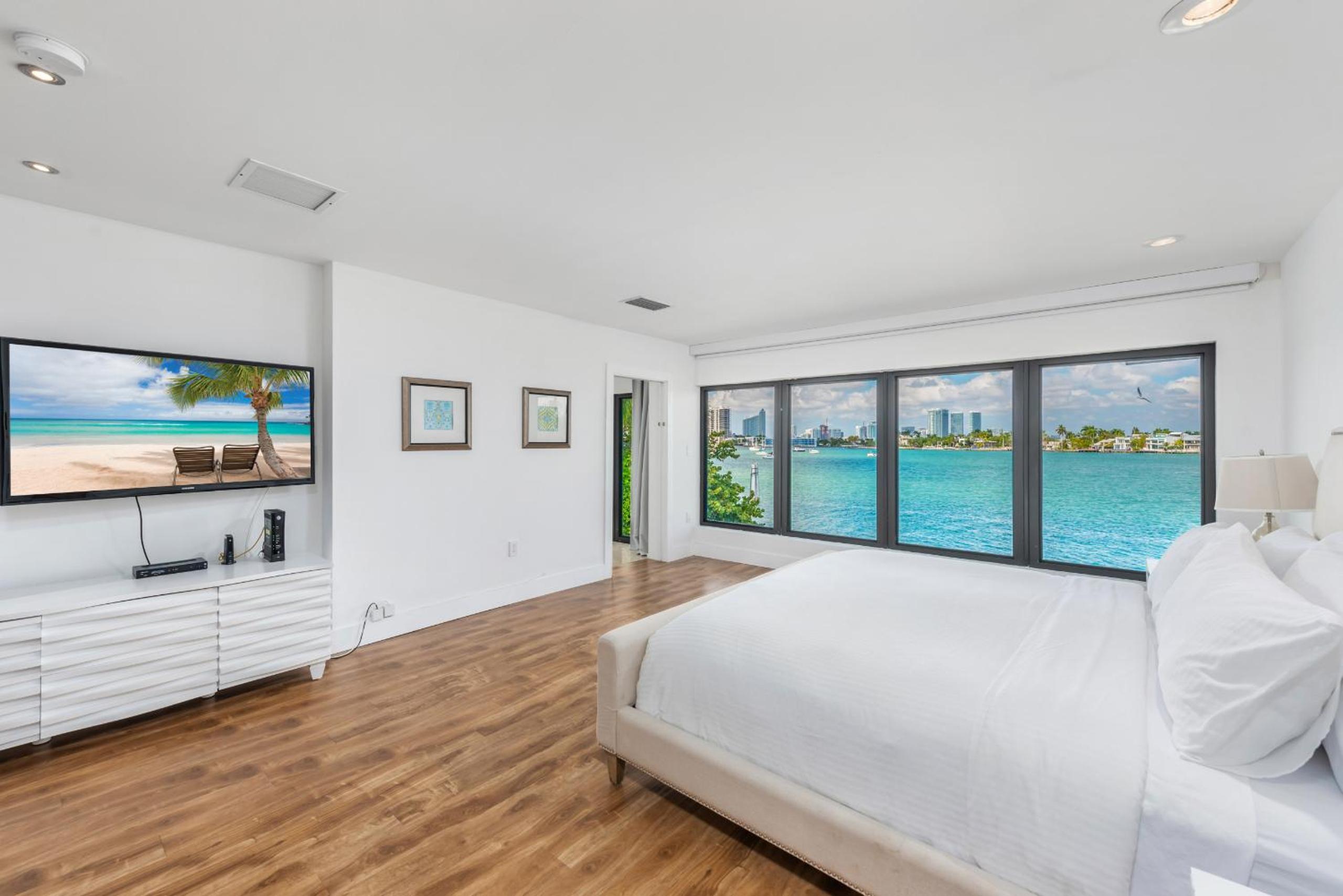 Discover Serenity by the See Your Exclusive Miami Beach Escape!