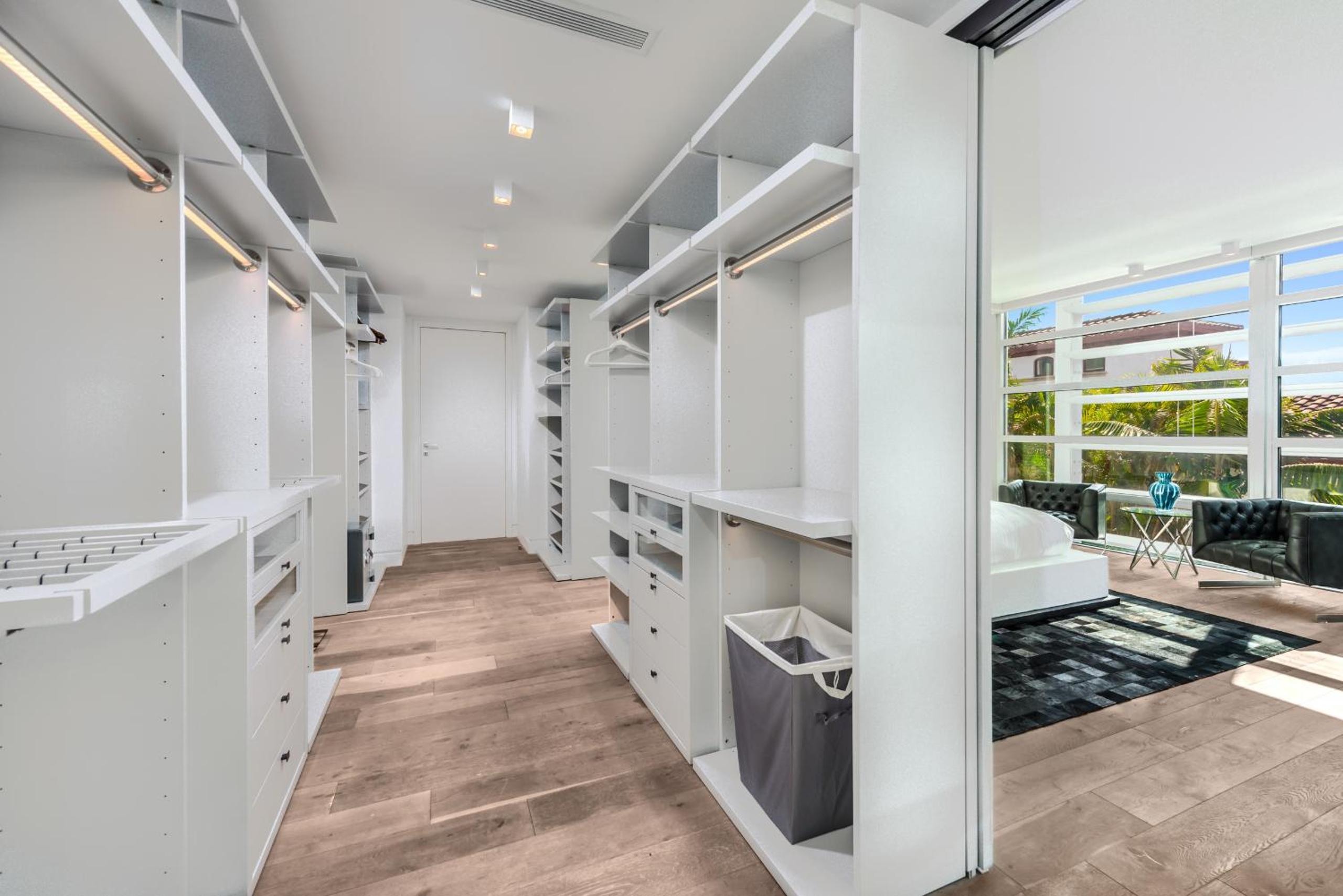 Indulge in Waterfront Elegance Your Ultra Luxury Miami Beach Estate Beckons!