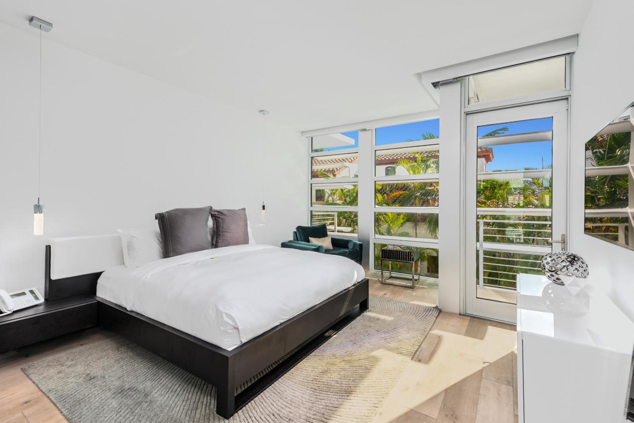 Indulge in Waterfront Elegance Your Ultra Luxury Miami Beach Estate Beckons!