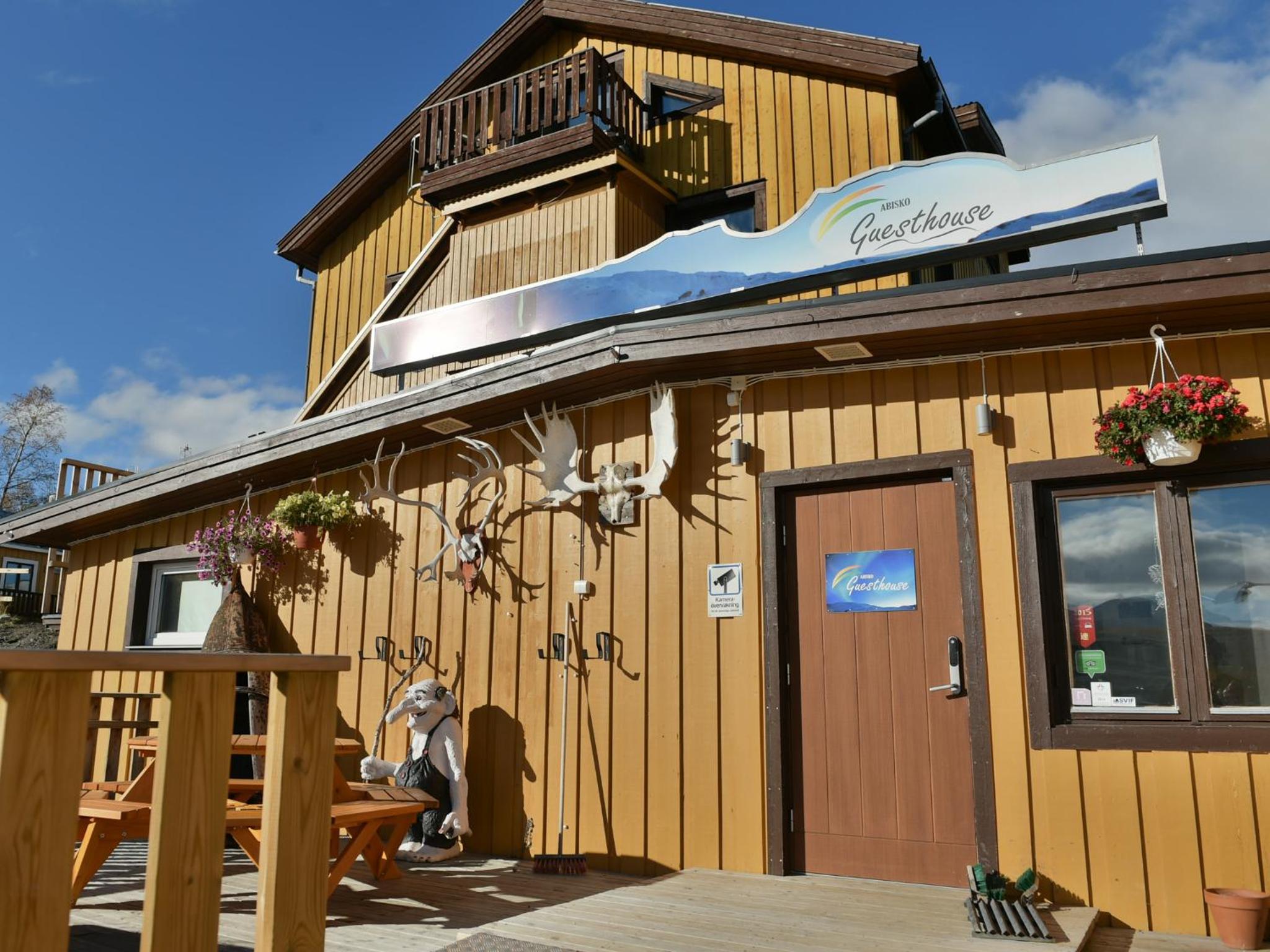Abisko Guesthouse & Activities